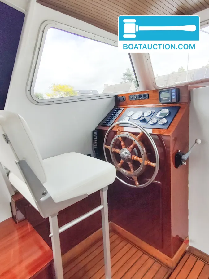 Unter Elbe Motorsailer