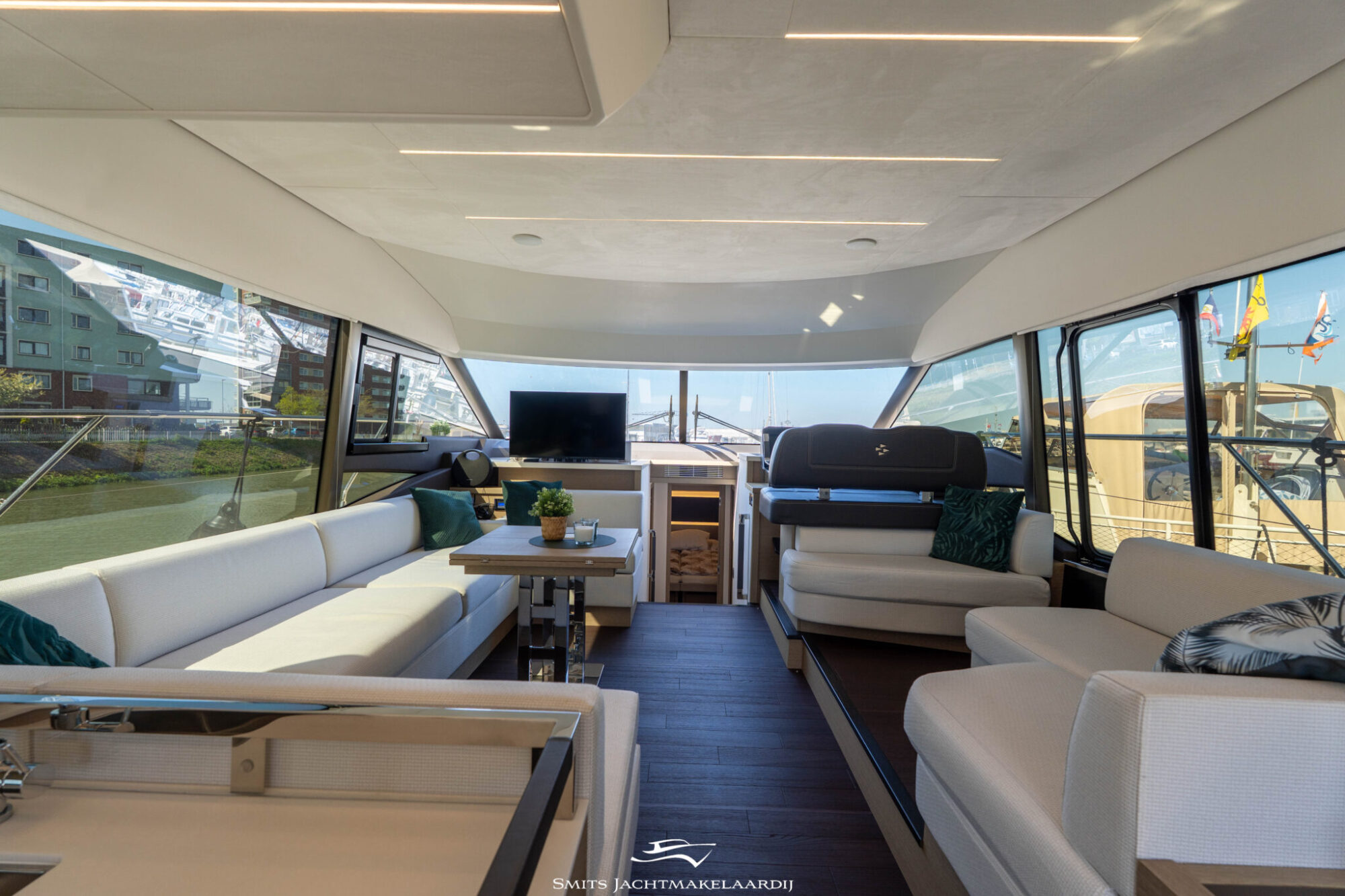 Prestige 590 Flybridge