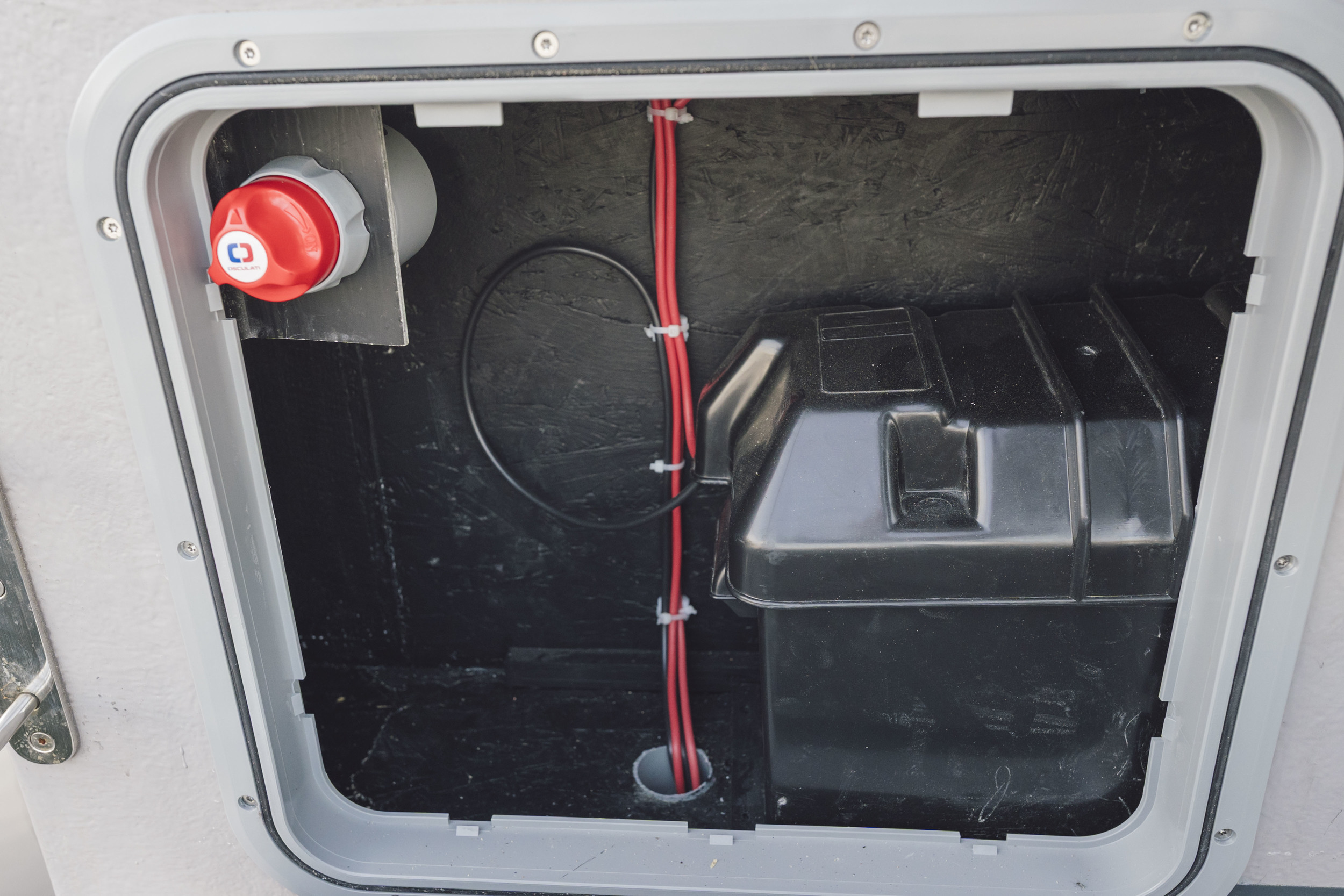 SHB Houseboat GTR 6.3