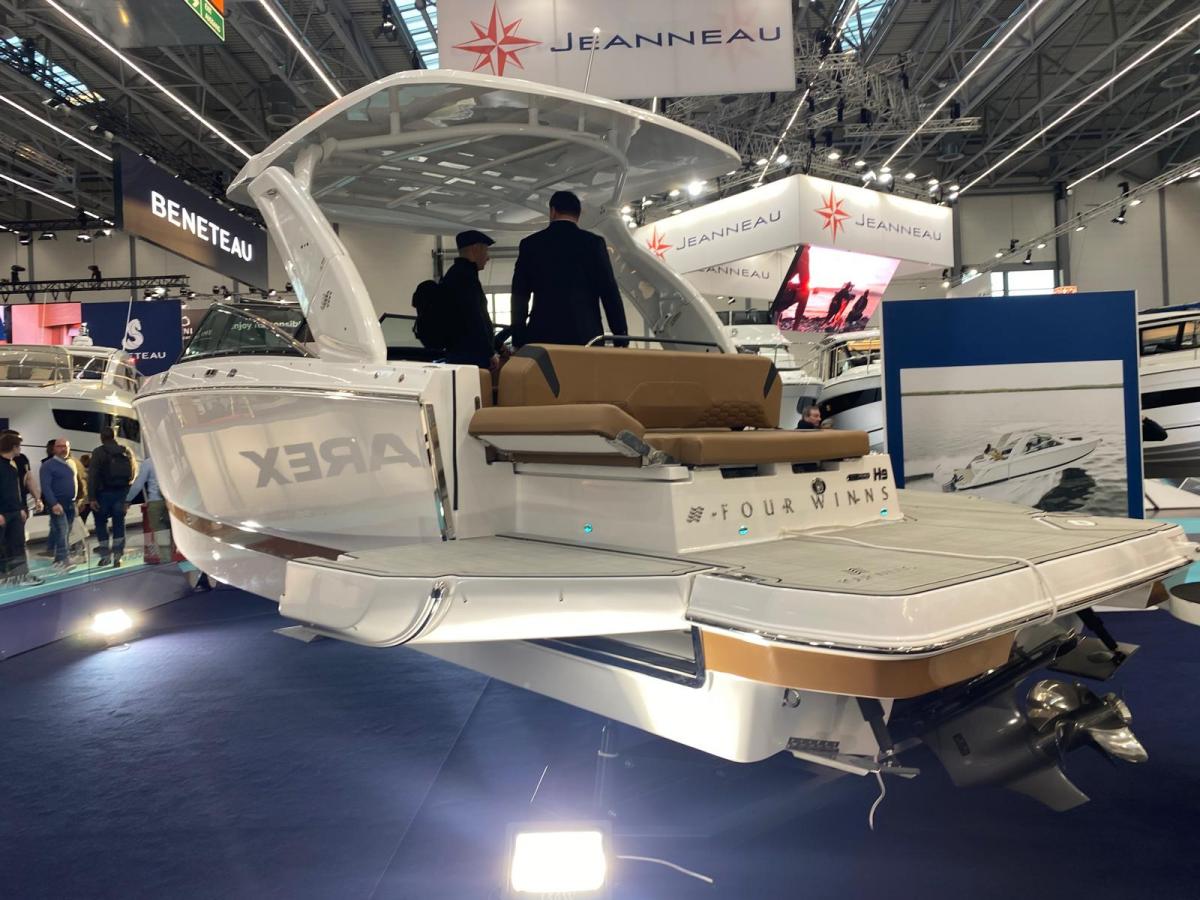 Four Winns H9 Bowrider