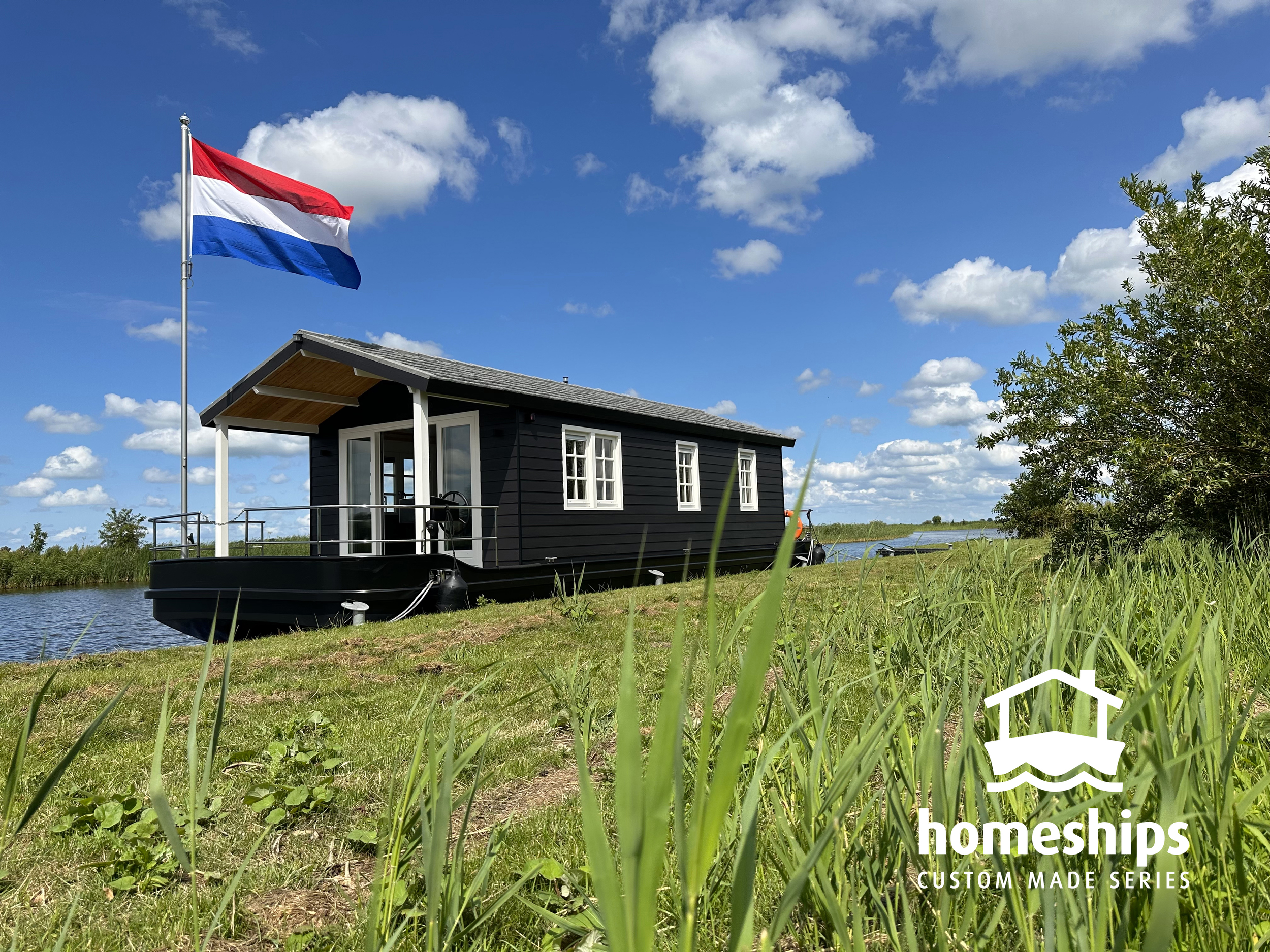 HOMESHIP VaarChalet In Amsterdam 1250D Luxe Houseboat