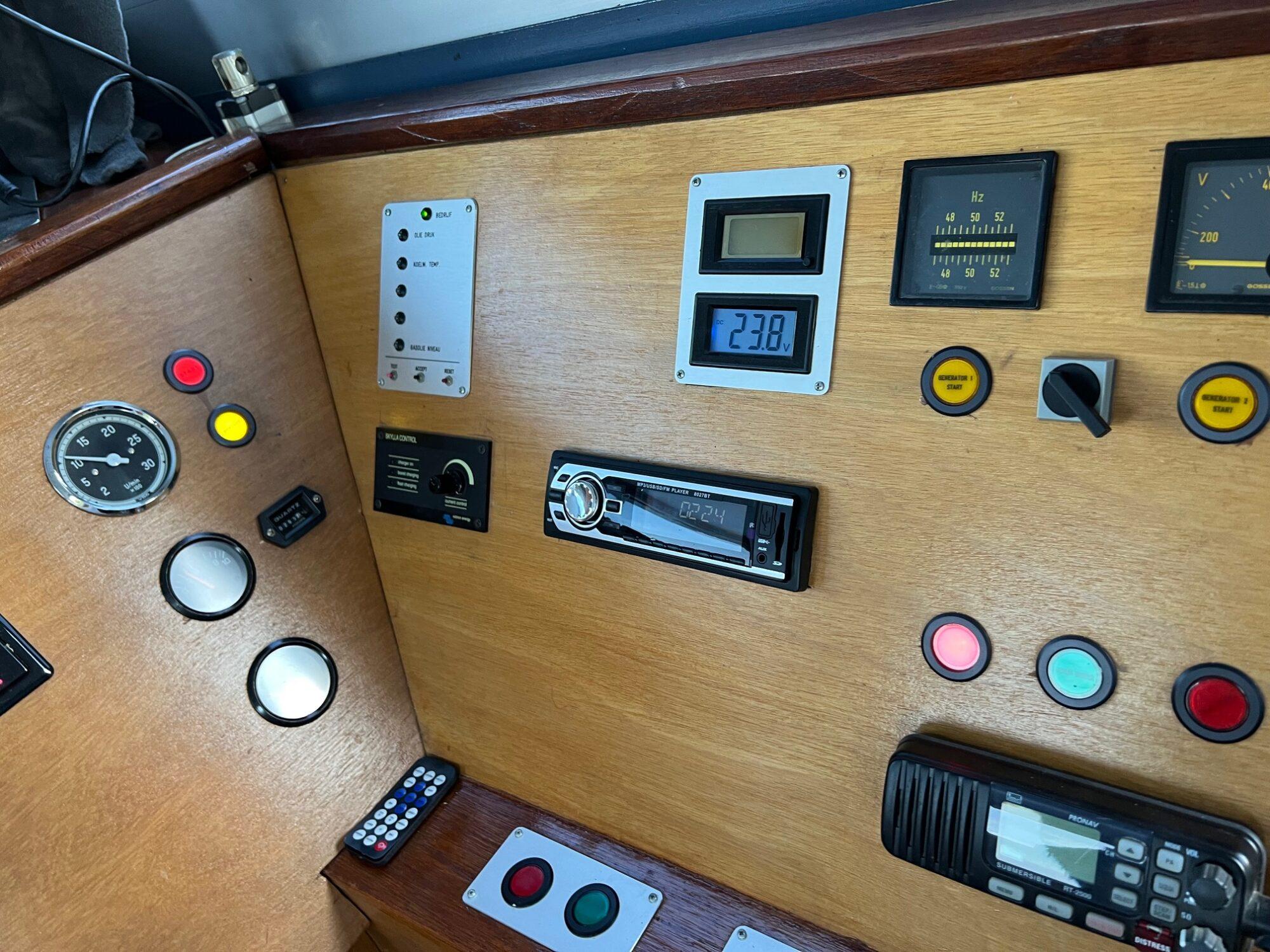 Luxe-Motor Luxe Motor 27.70 VS Varend Woonschip