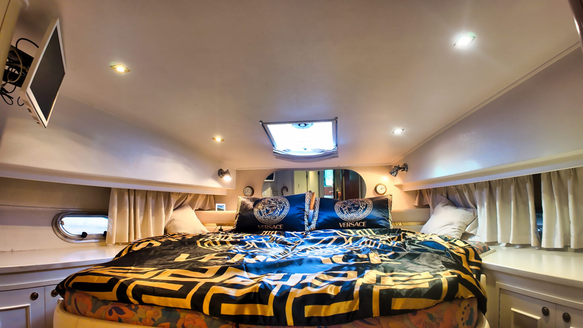 Neptunus 138 / 46 Flybridge Sedan