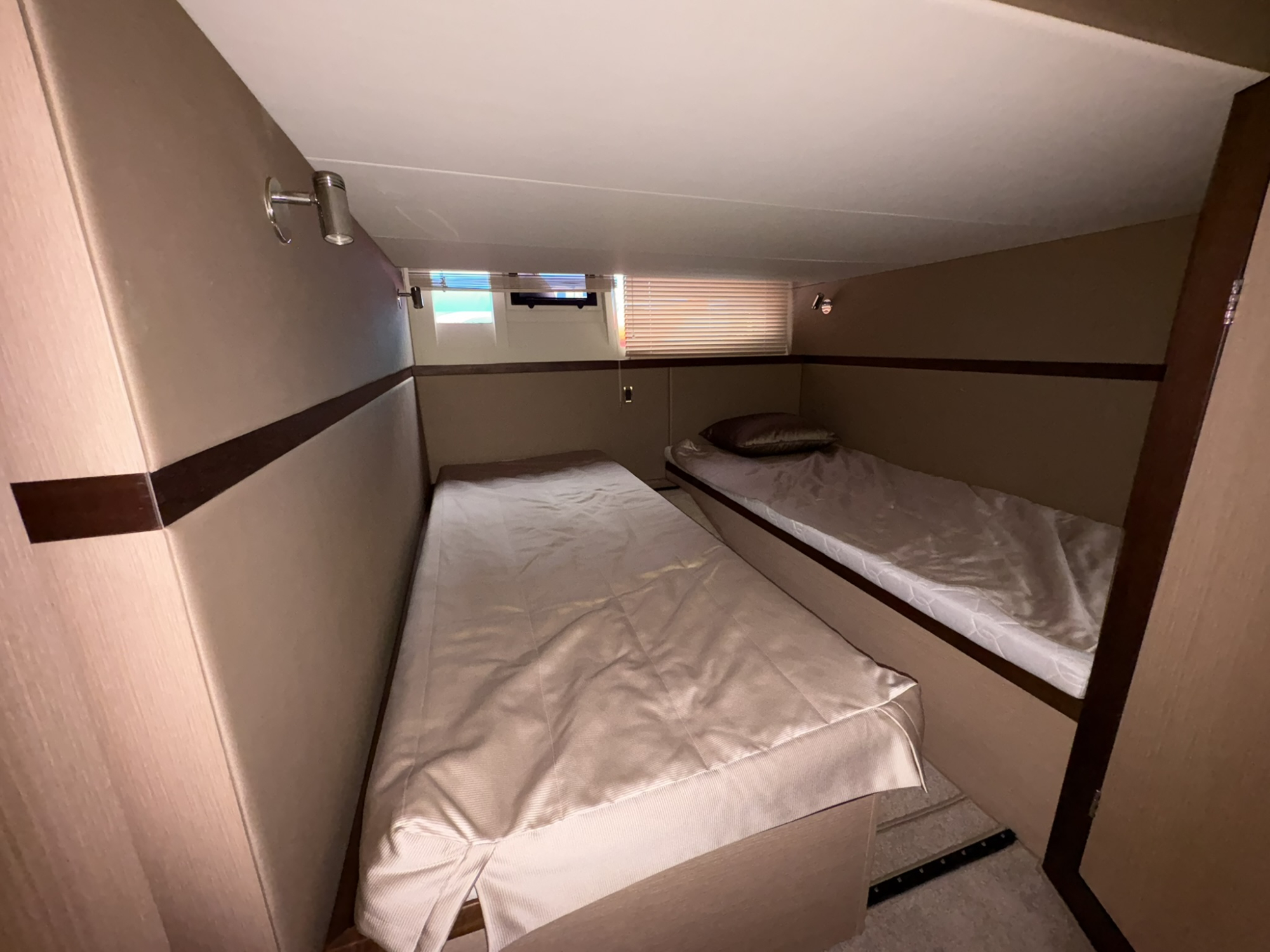 Galeon Yachts Galeon 405 HTL met 2x Volvo Penta D4 260 pk