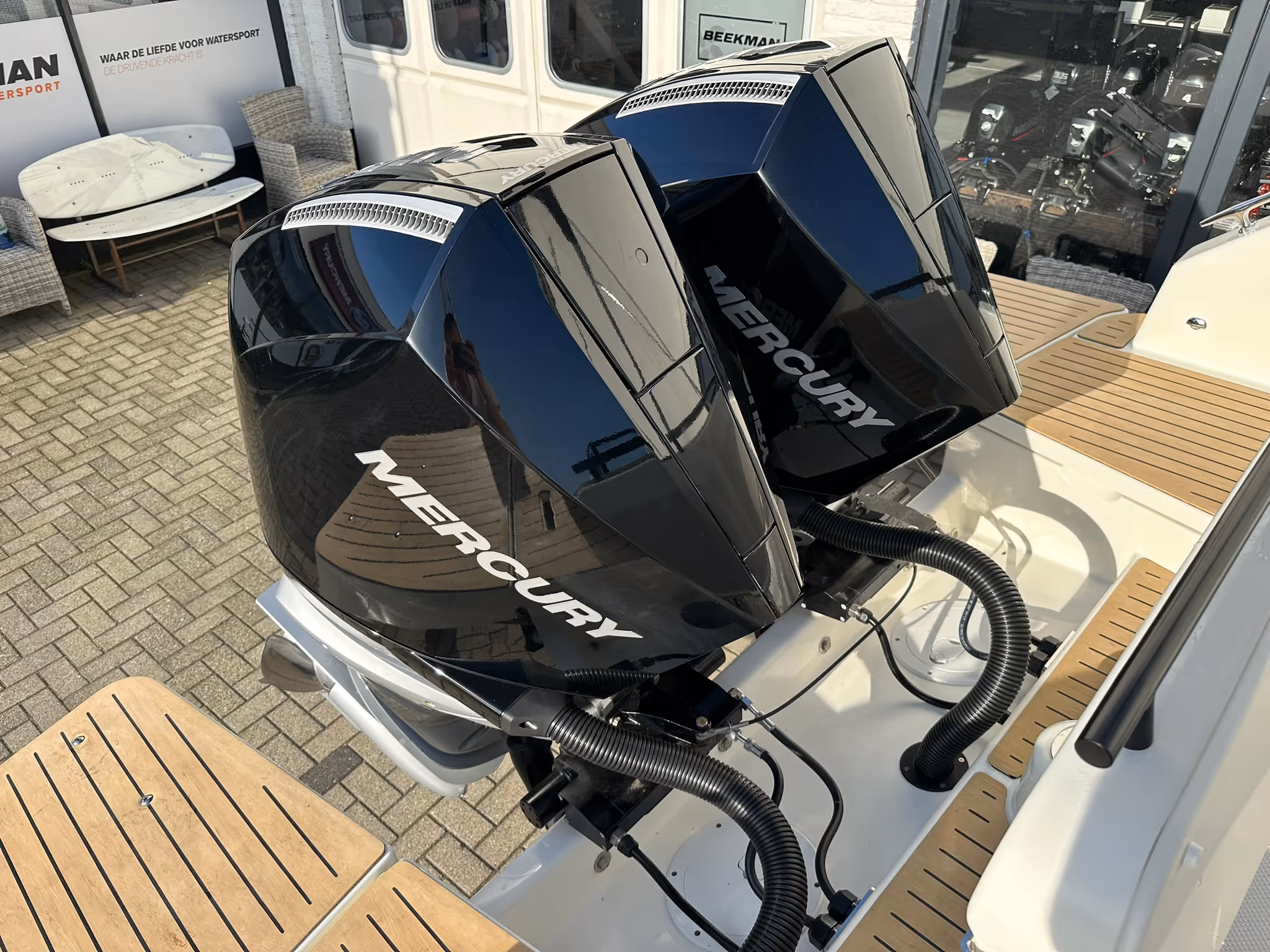 Quicksilver 875 Sundeck