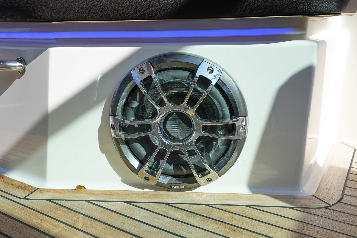 Sea Ray Sundancer 290