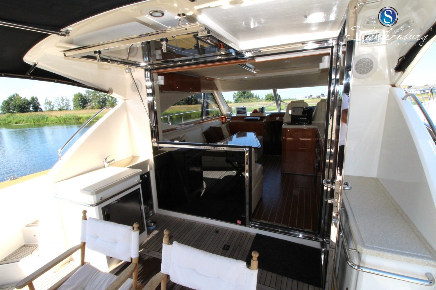 Rivièra 4700 Sport Yacht