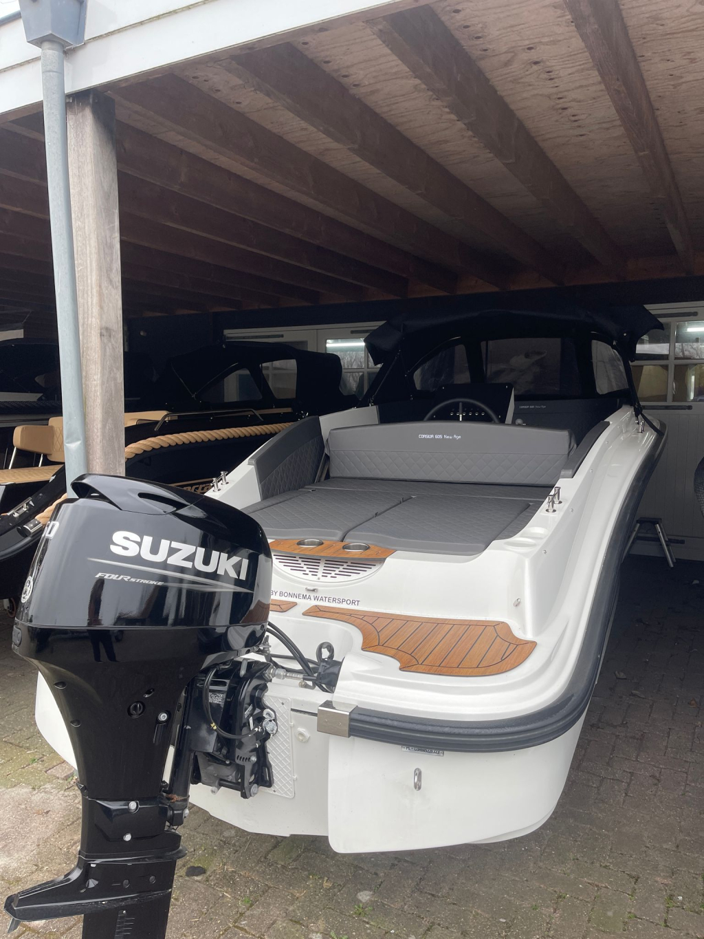 Corsiva 605 Tender incl. Suzuki 50pk