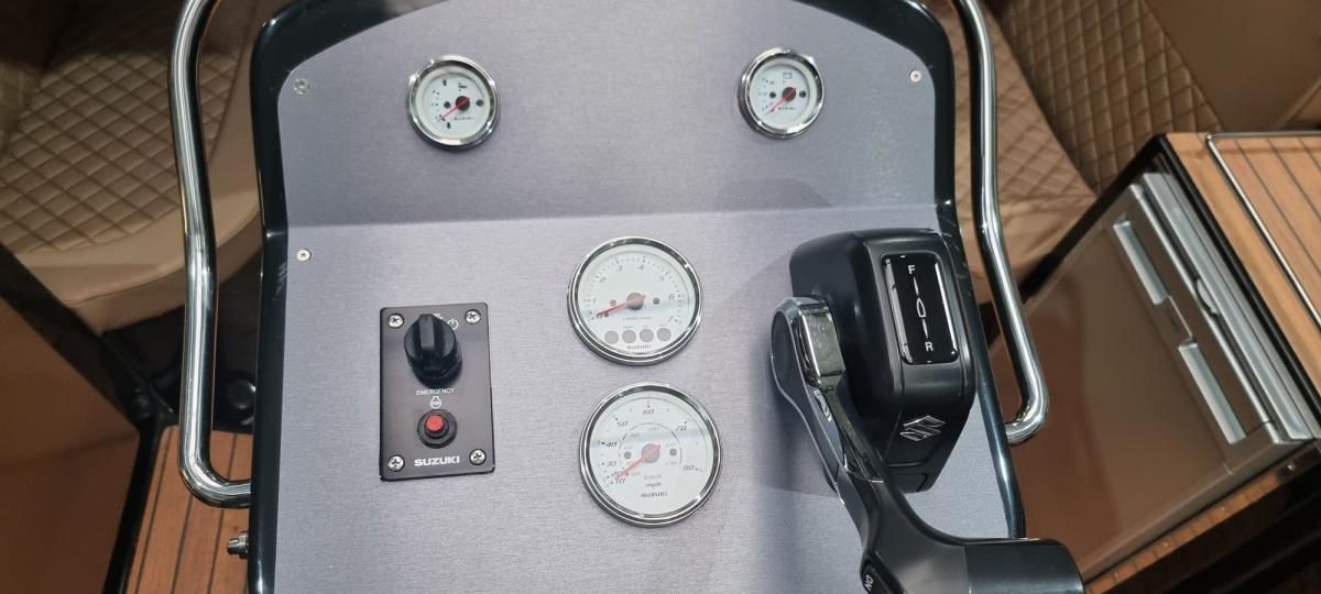 Primeur 710 Tender met Boegschroef