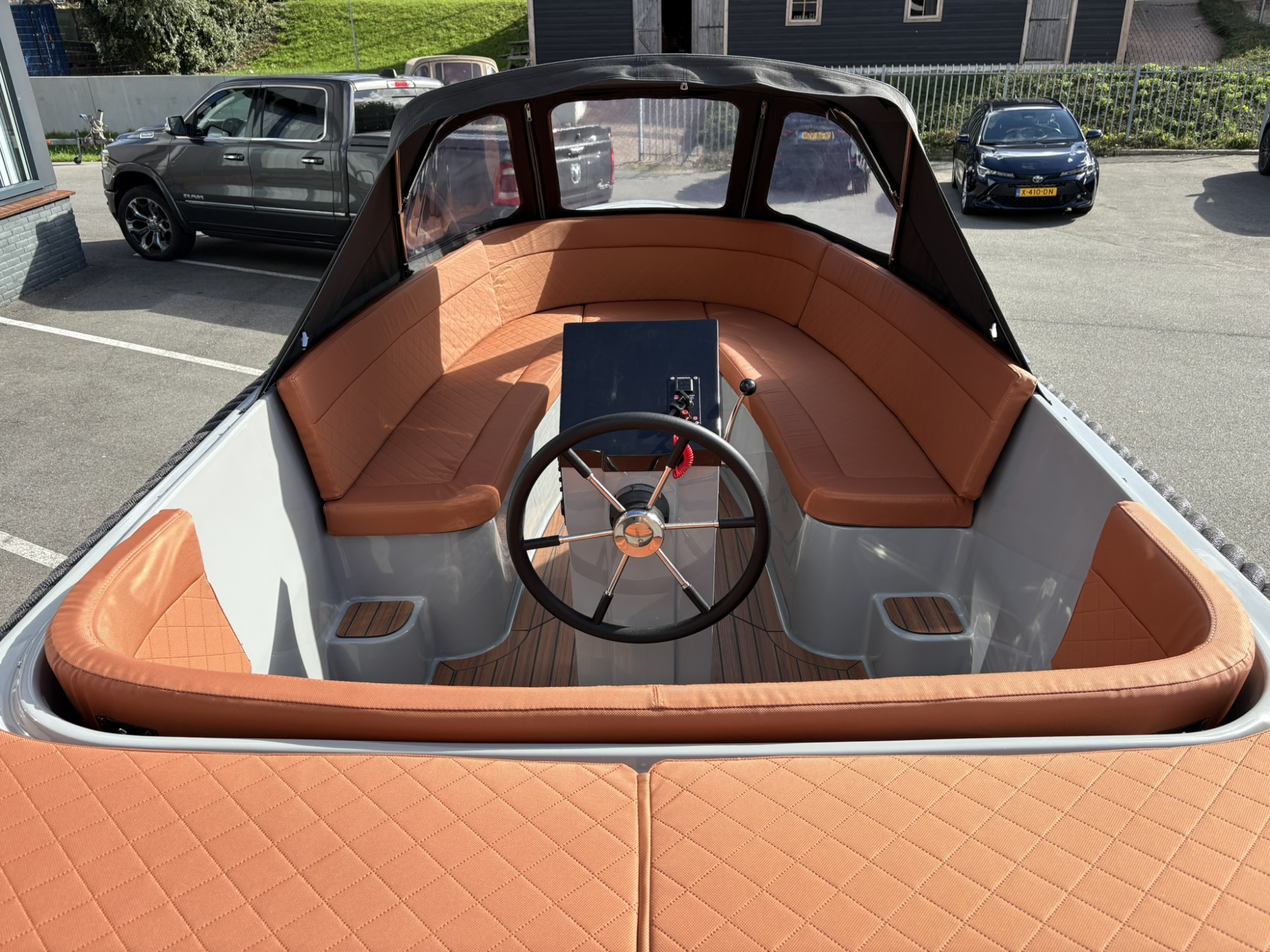 Maxima Boats 600 in verkeersgrijs (RAL 7042) op voorraad!