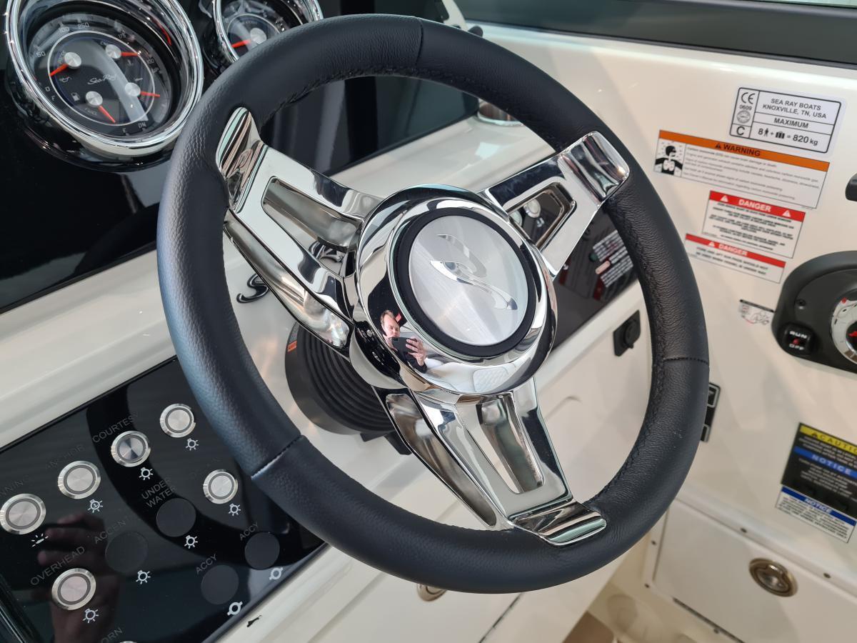 Sea Ray Sundancer 265