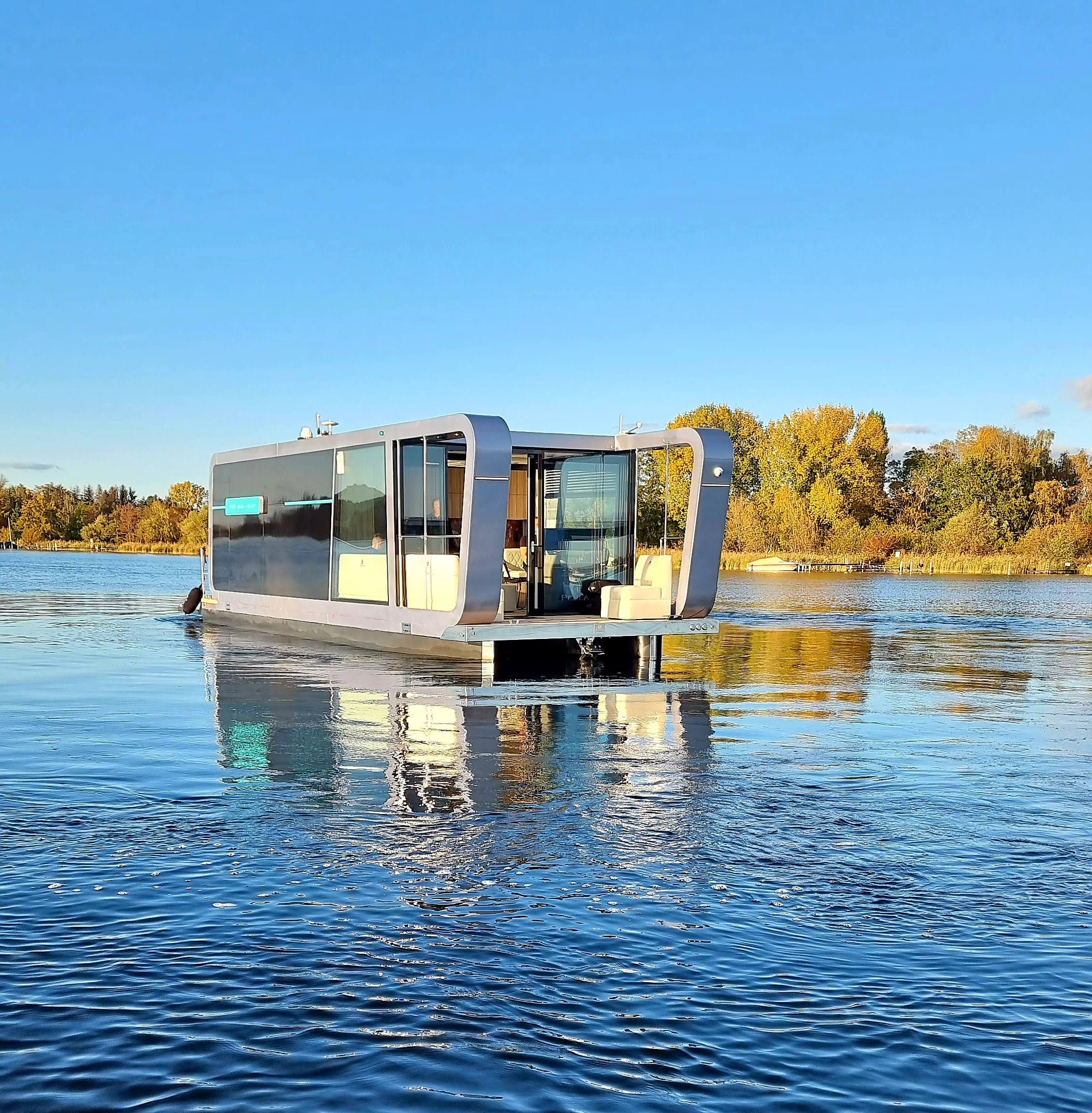 Perla Houseboat E-vision 42