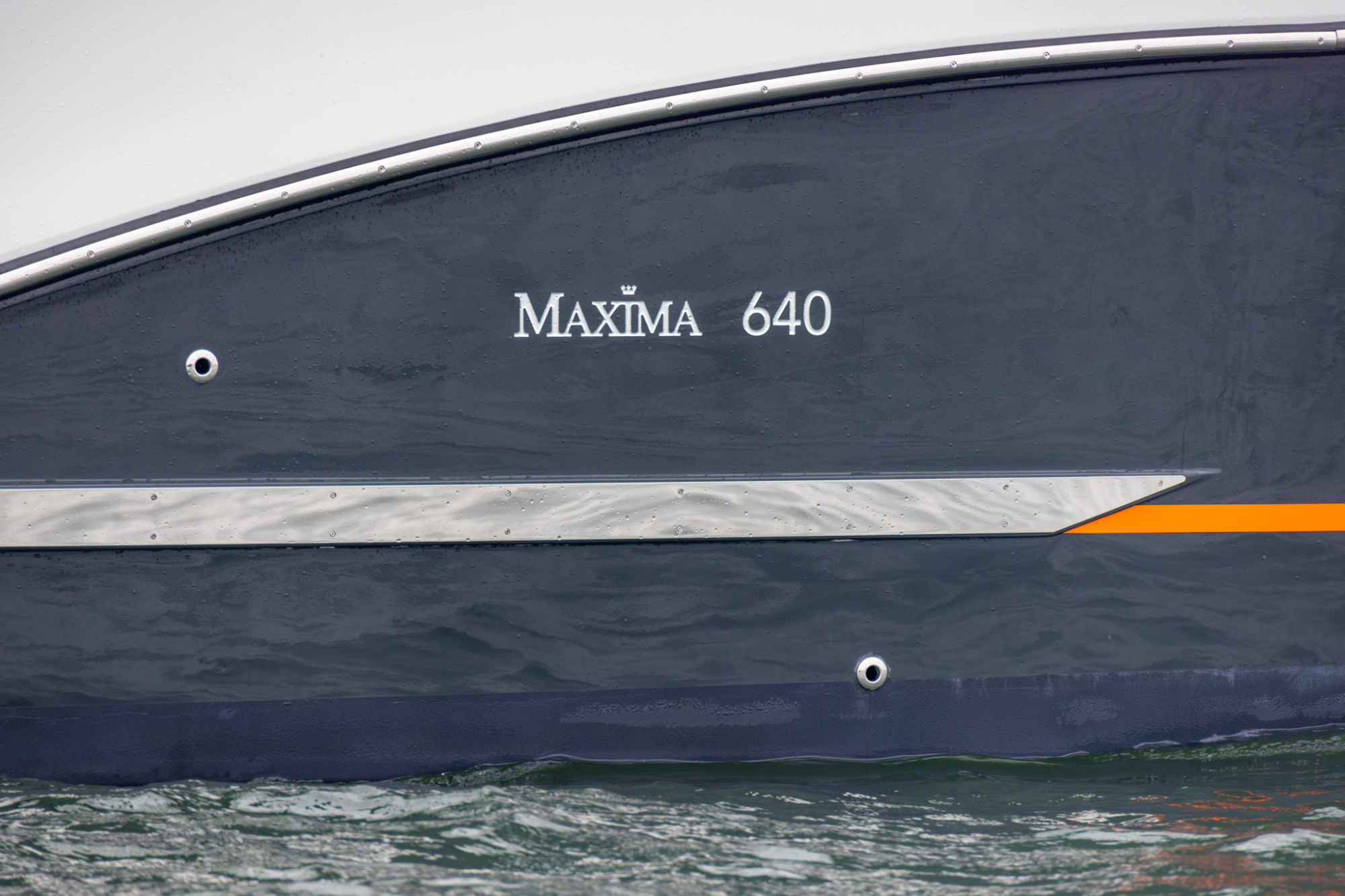 Maxima Boats 640