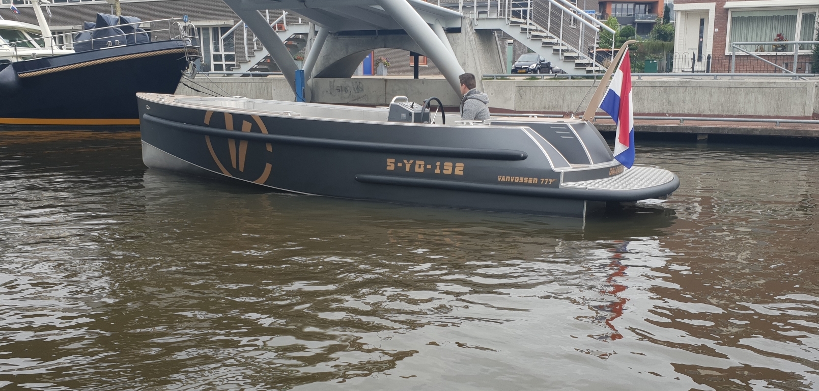 Van Vossen VanVossen Tender 777 (sport)