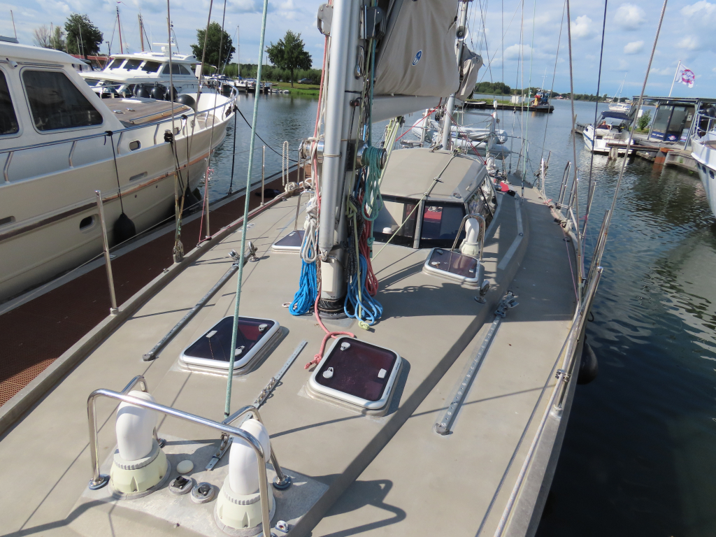 One-off 50’ aluminium Expedition Cruiser