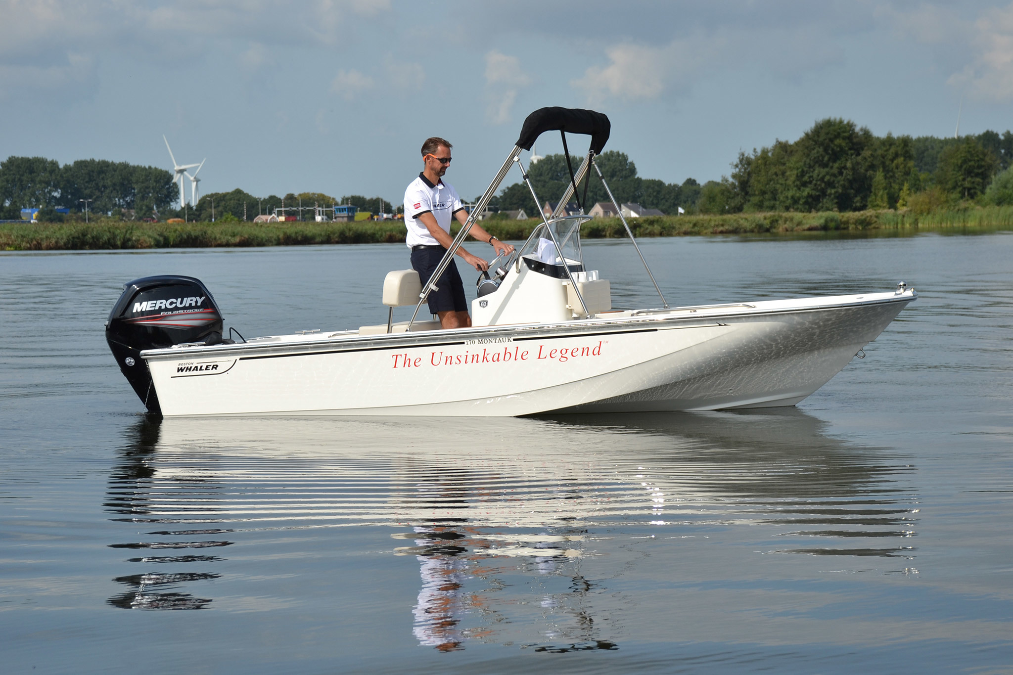 Boston Whaler 170 Montauk hoofdfoto: 1