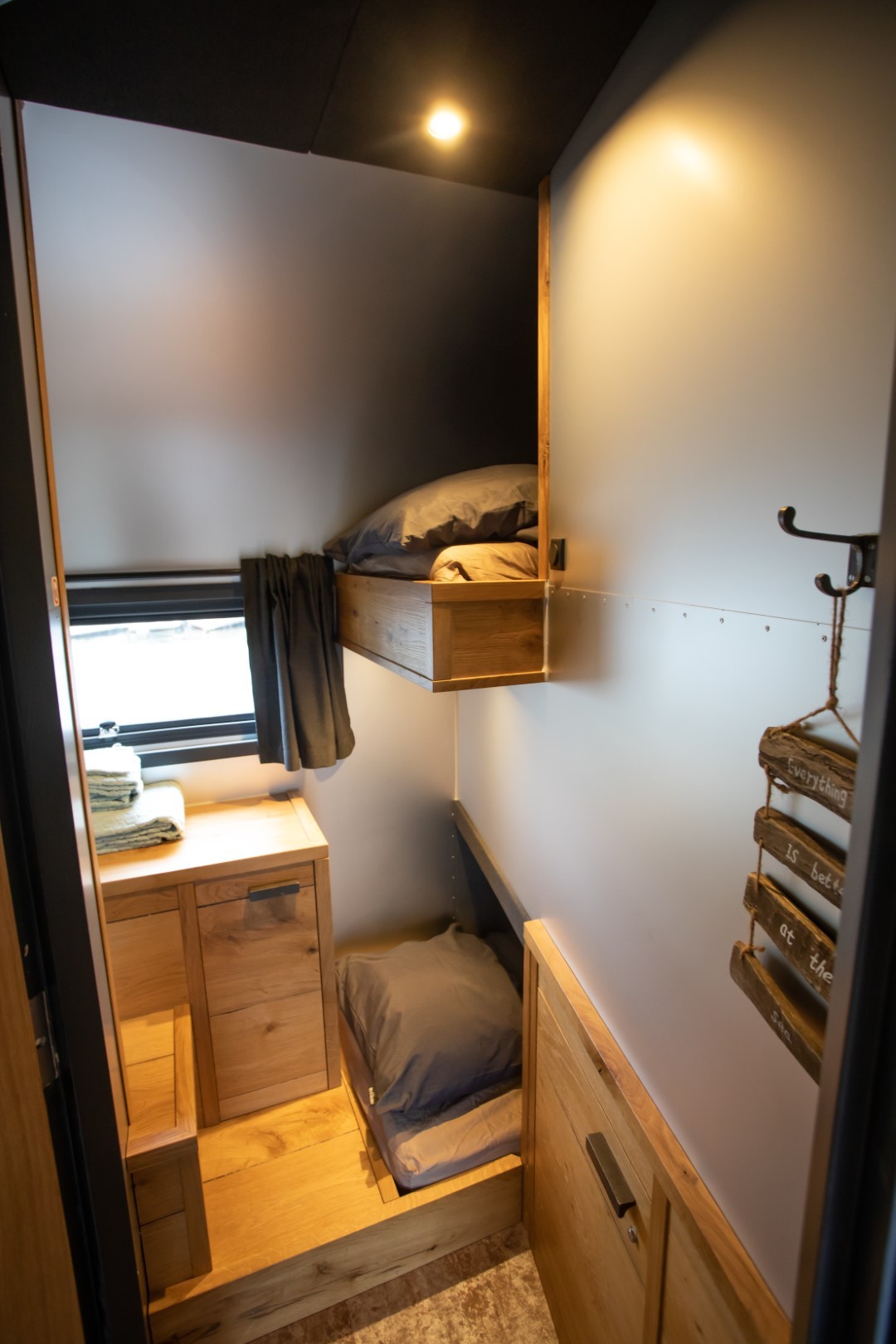 The Coon 1000 Houseboat