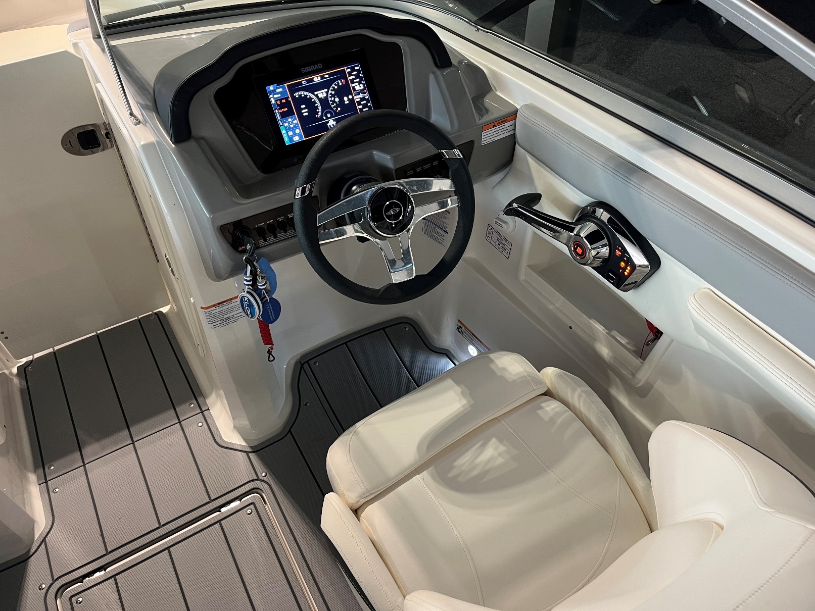 Chaparral AANBIEDING -  23 SSI met Mercruiser 300 pk uit bouwjaar 2024!