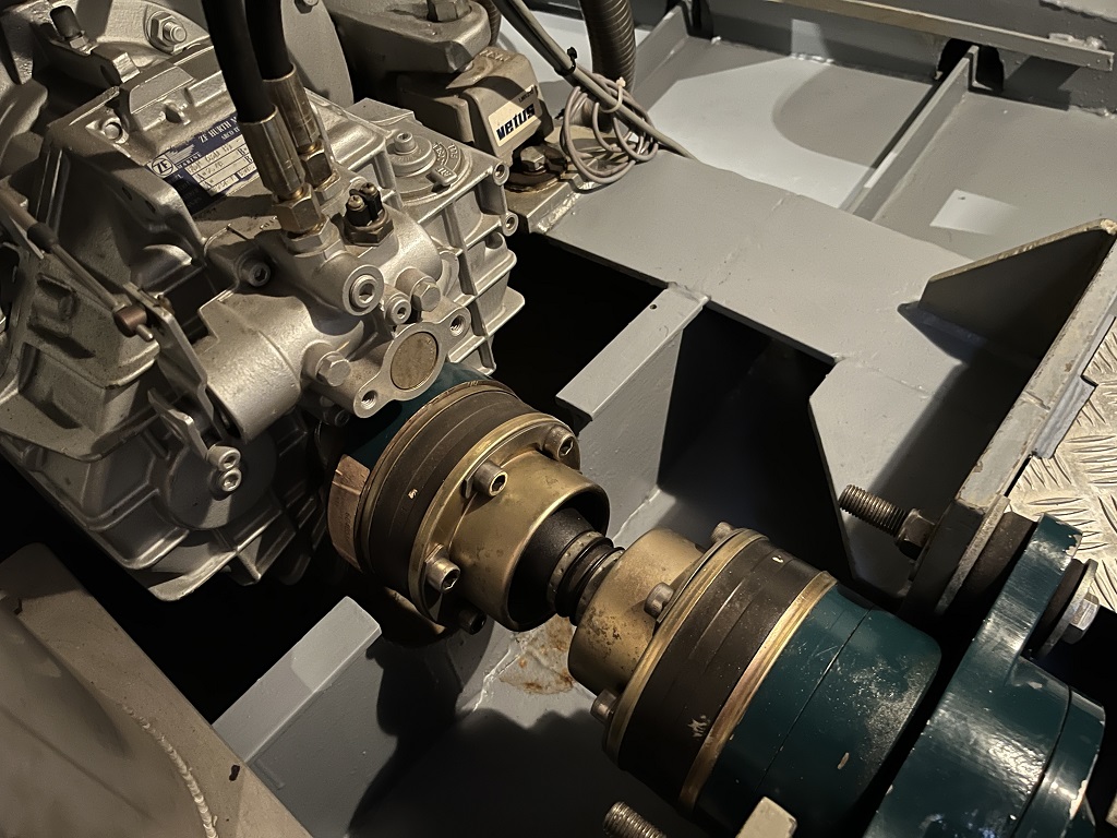 Blauwe Hand Trawler 1400