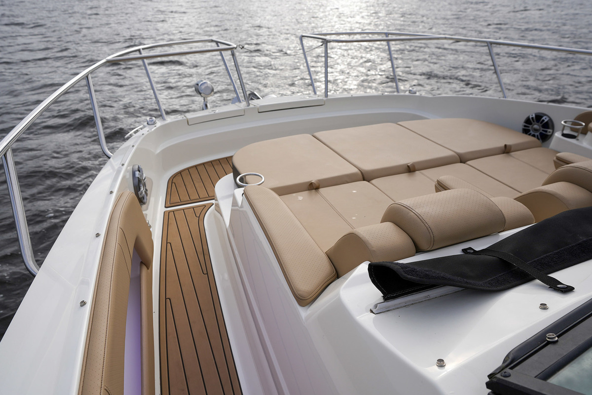 Sea Ray Sundancer 320