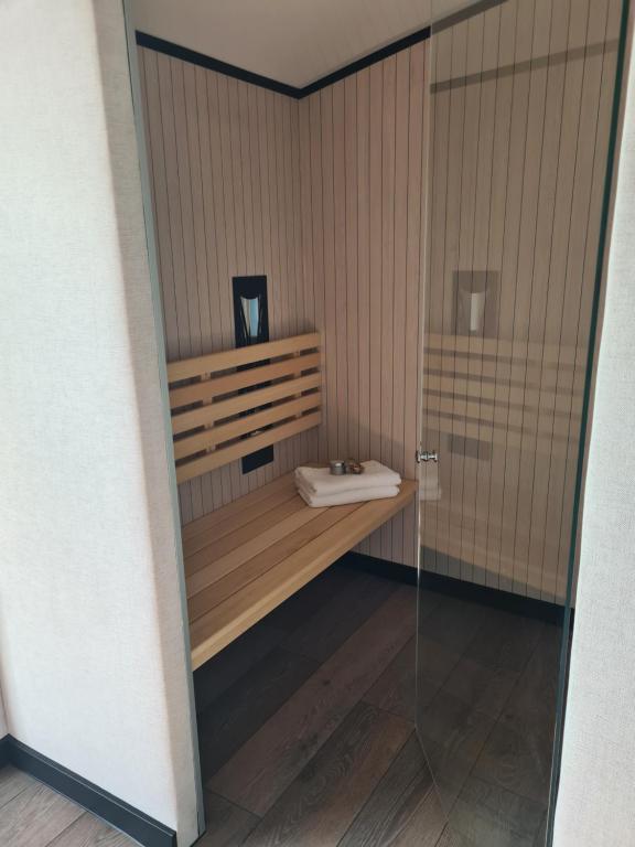 Solstar Houseboat Basic 11-4,2