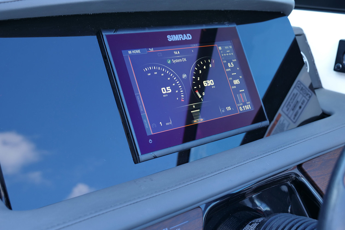 Sea Ray SPX 230