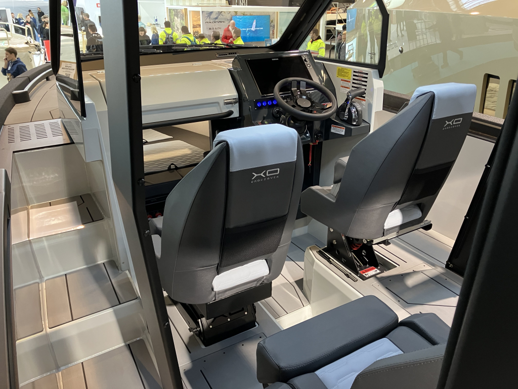 XO Boats DFNDR A8 DEMO 2025