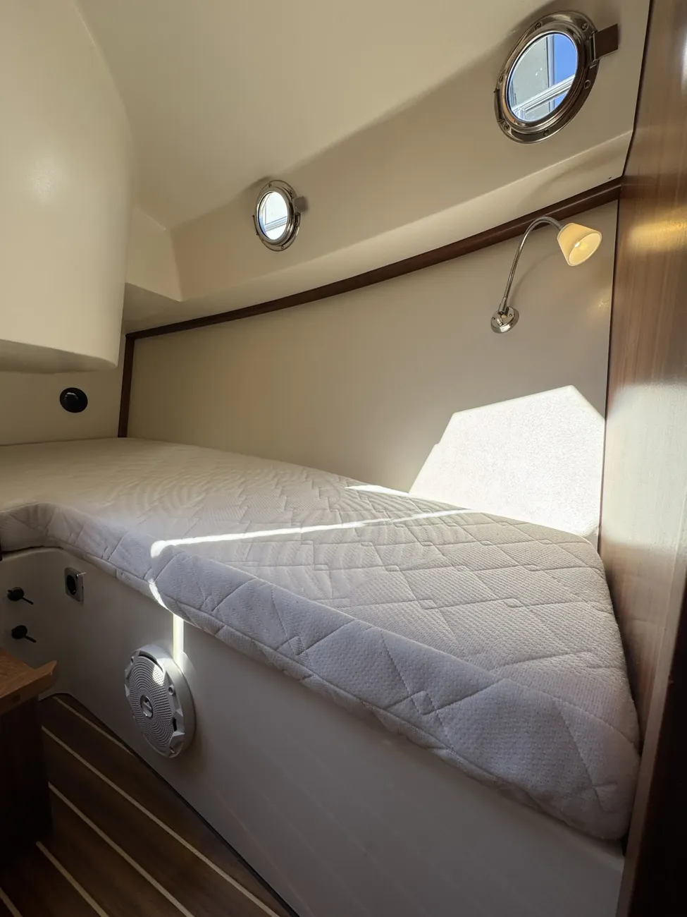 Intercruiser 27 Cabin