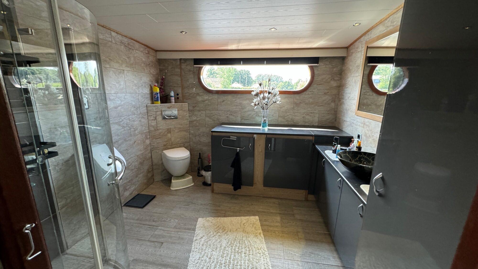 Luxe-Motor Luxe Motor 27.70 VS Varend Woonschip