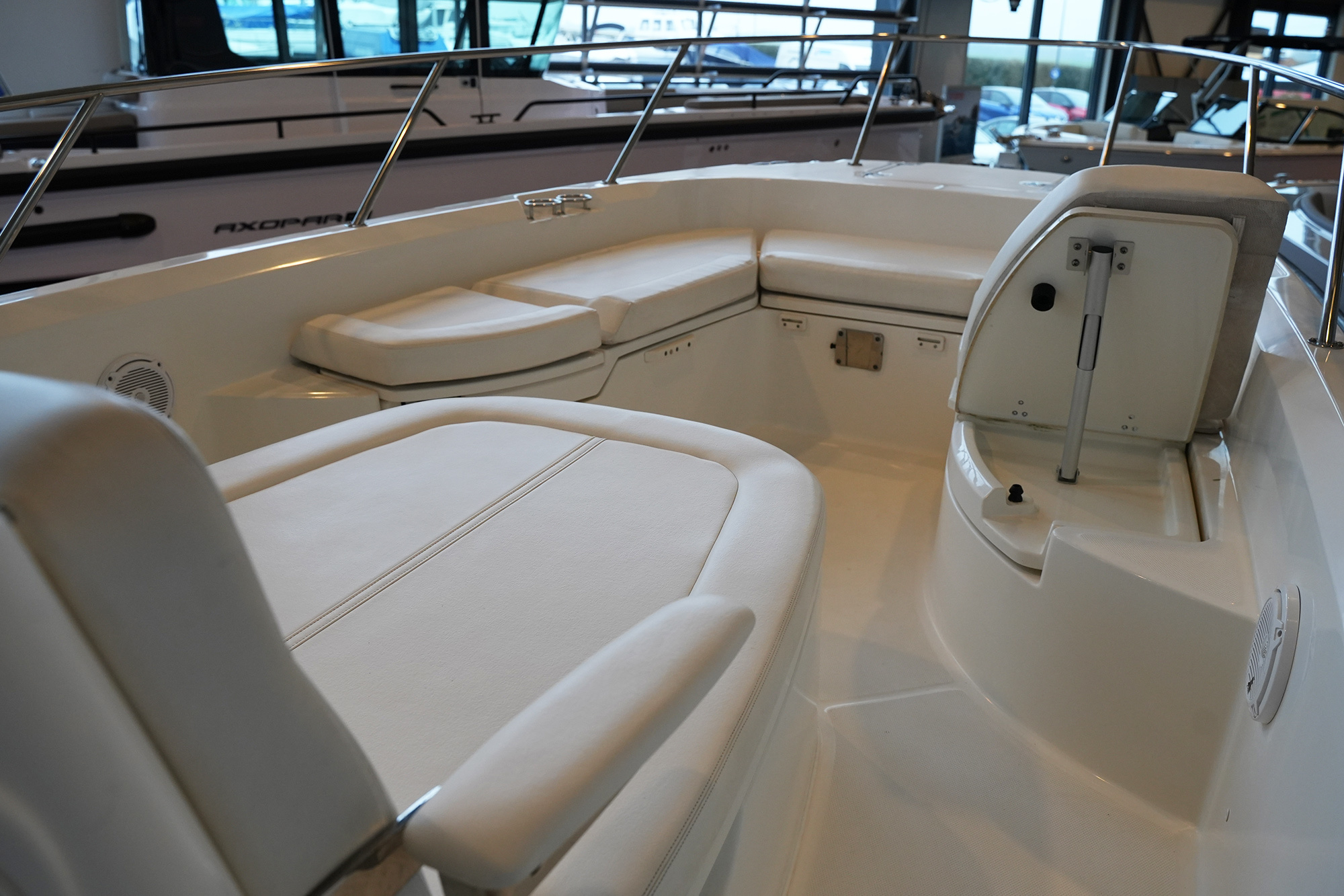 Boston Whaler 270 Dauntless
