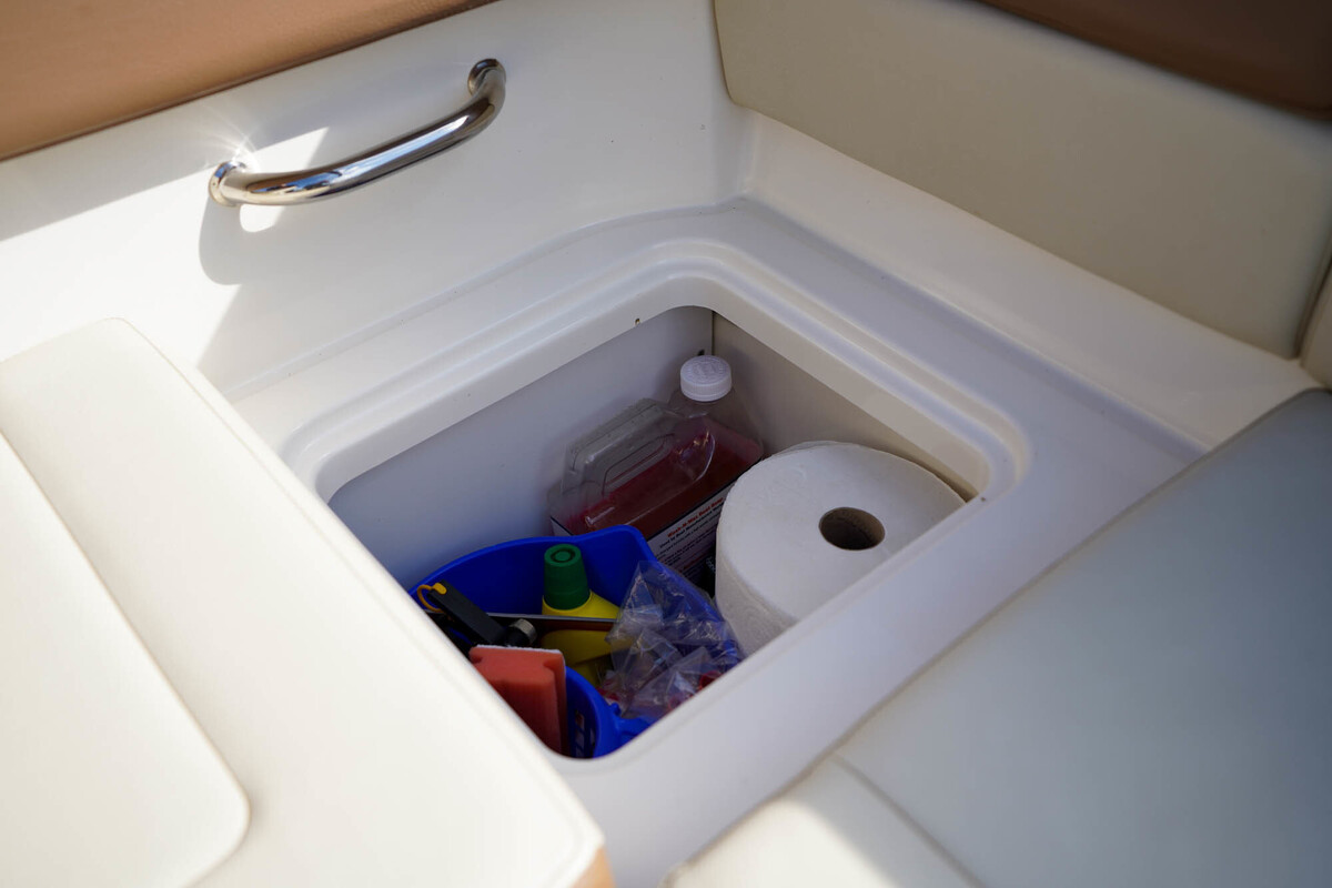 Sea Ray Sun Sport 230