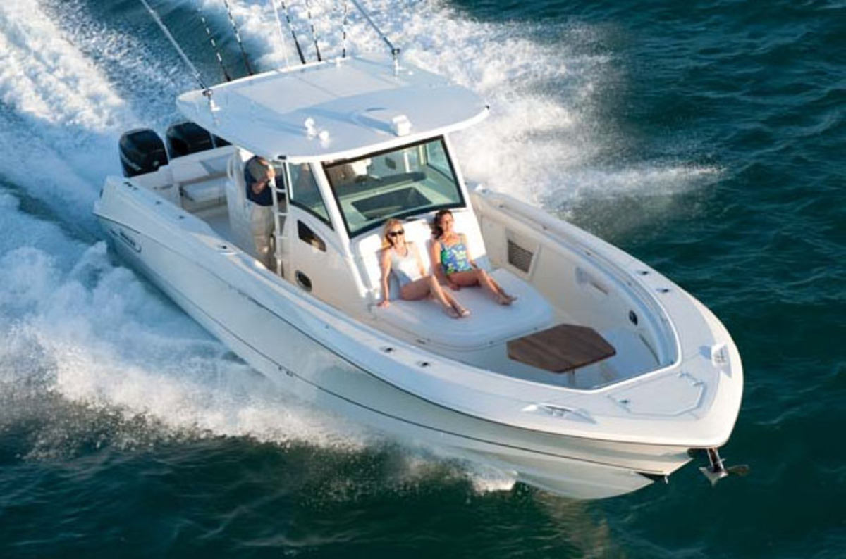Boston Whaler 380 Outrage