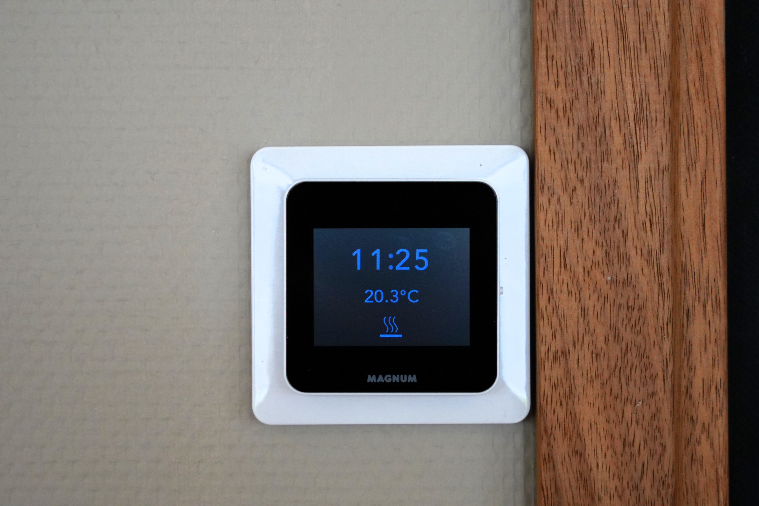 Koopligplaats Sneekermeer Met Apart Te Koop Houseboat 1460 X 500