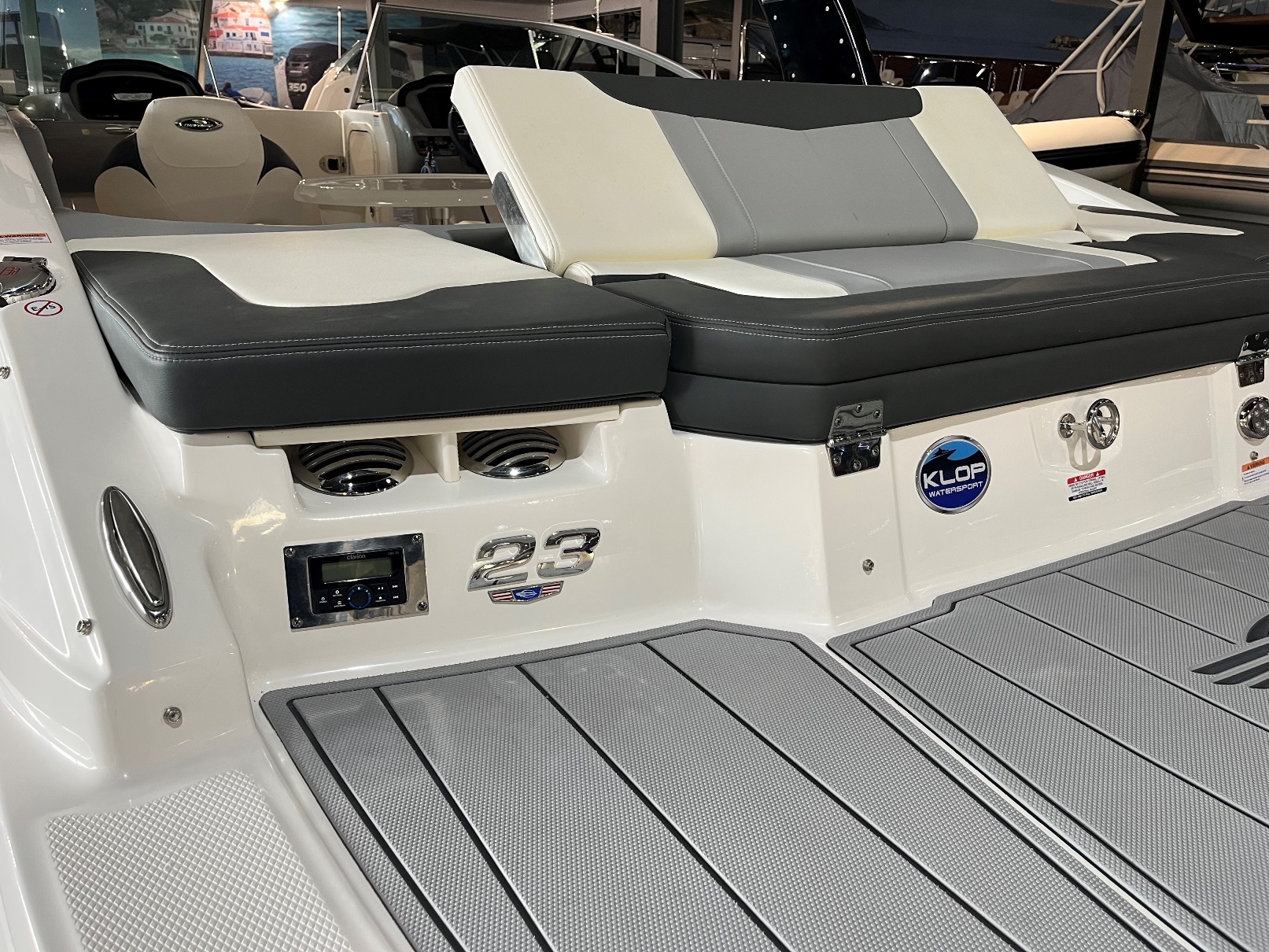 Chaparral AANBIEDING SHOW -  23 SSI met Mercruiser 300 pk uit bouwjaar 2024!