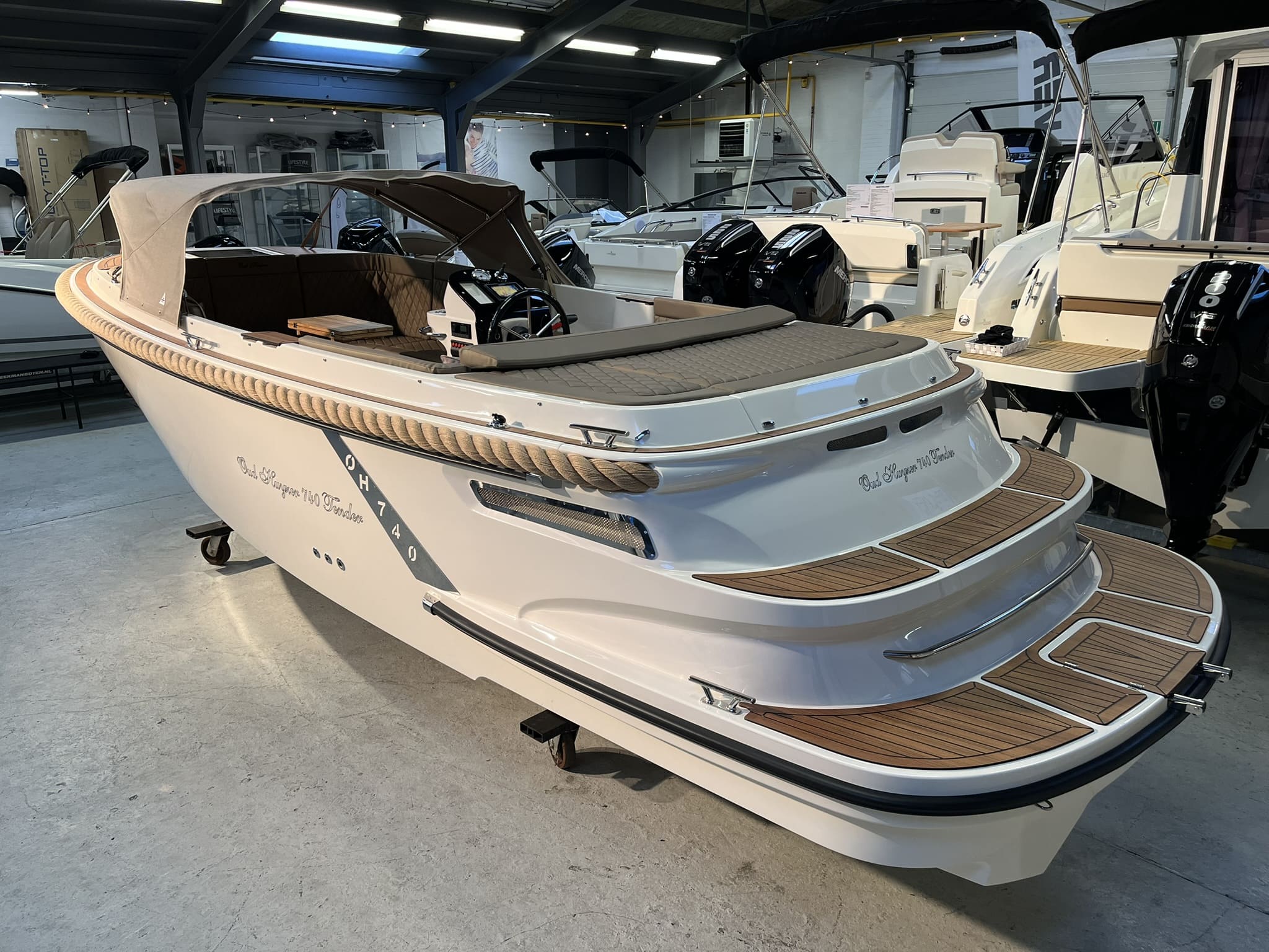 Oud-huijzer 740 Tender