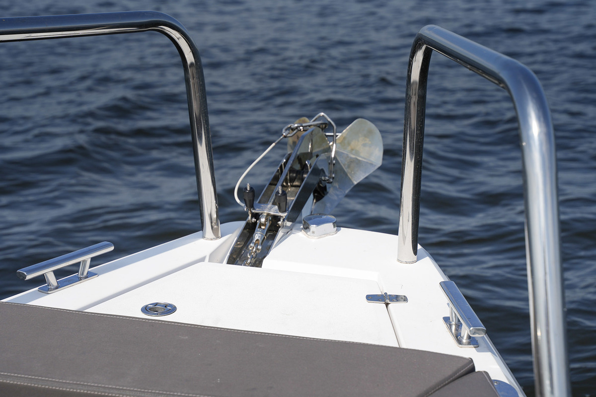 Axopar 28 Cabin