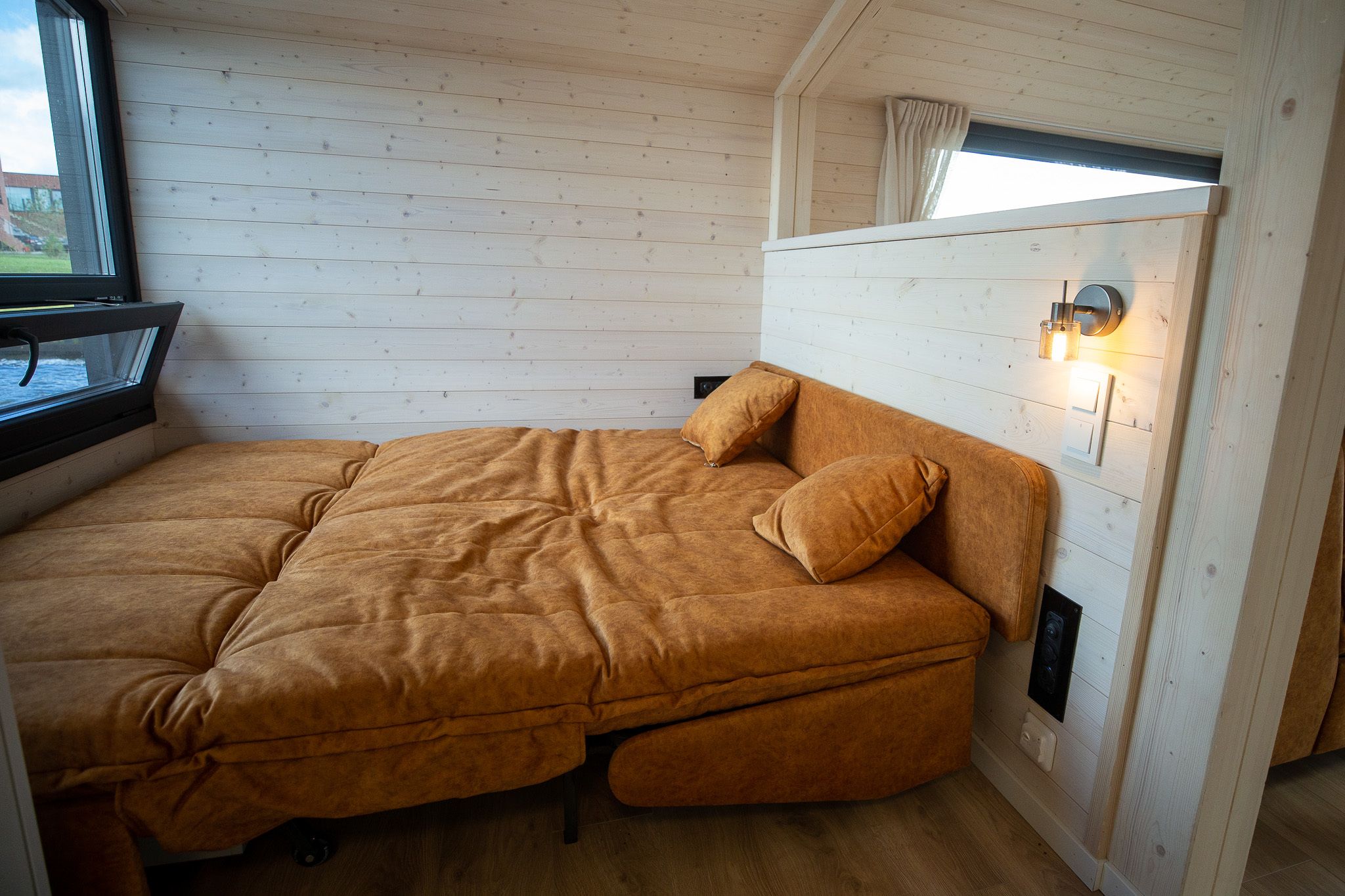 Twin-boats Houseboat M Cabin Met Jacuzzi