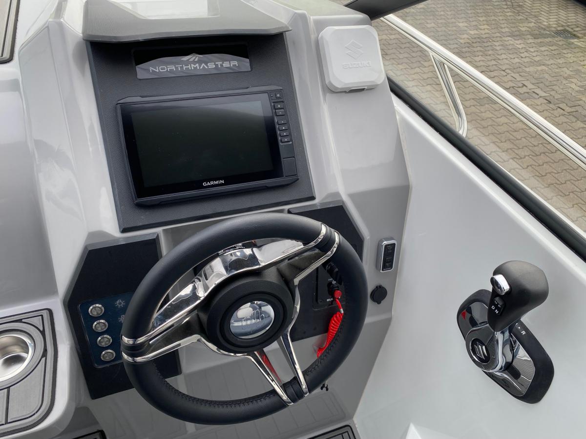 NorthMaster 685 Cabin