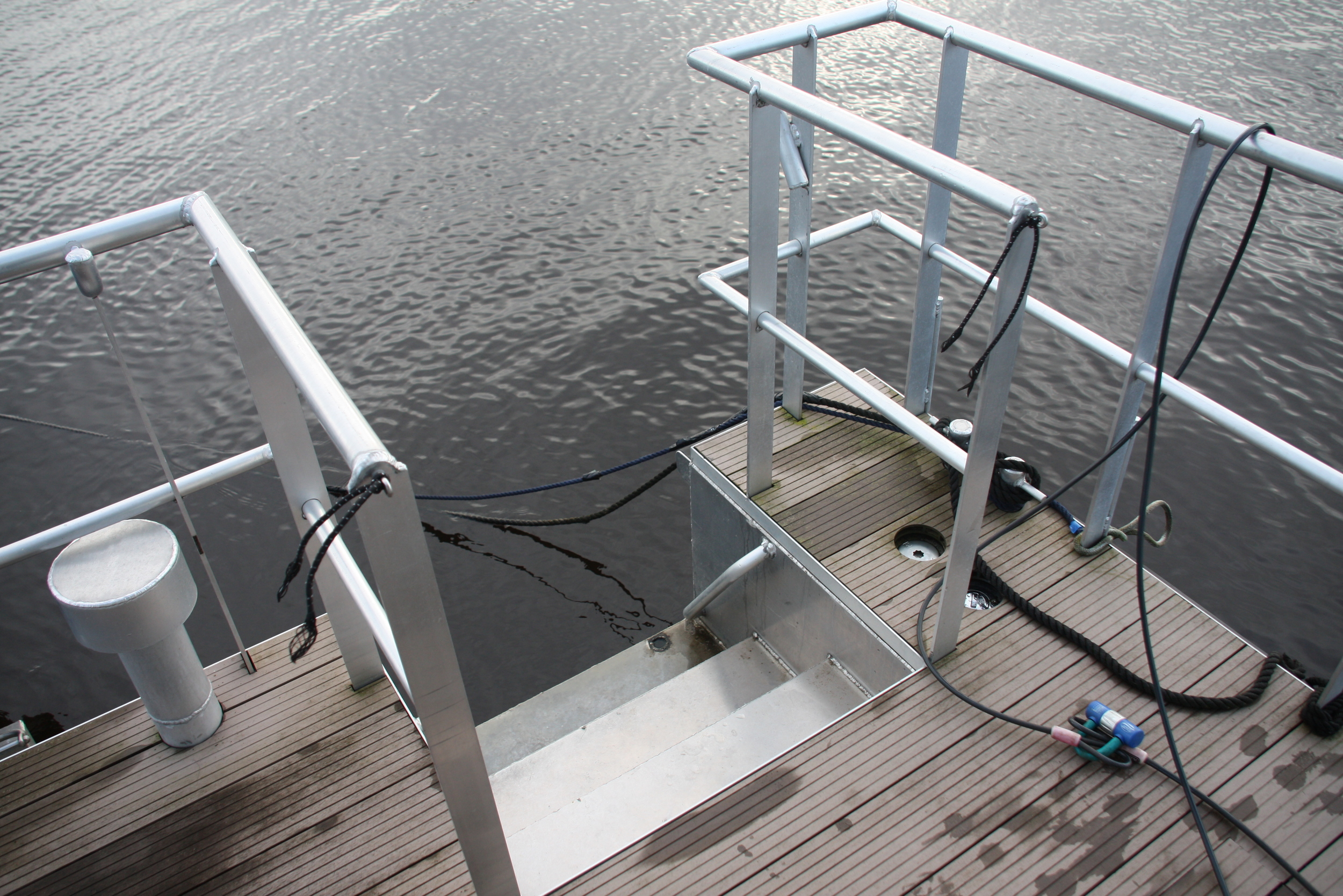 DL-Boats 1350 Captainshut Houseboat