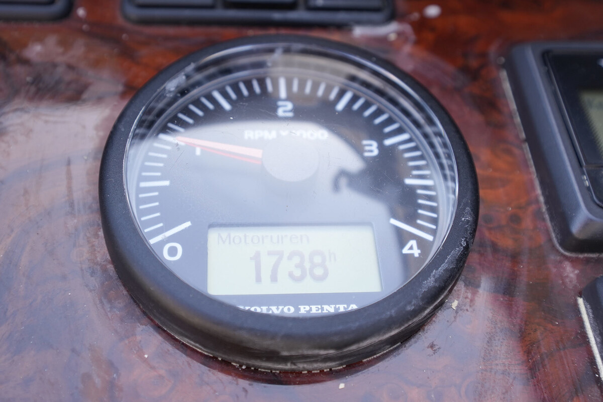 Linssen Grand Sturdy 410 AC Variotop met stabilisator