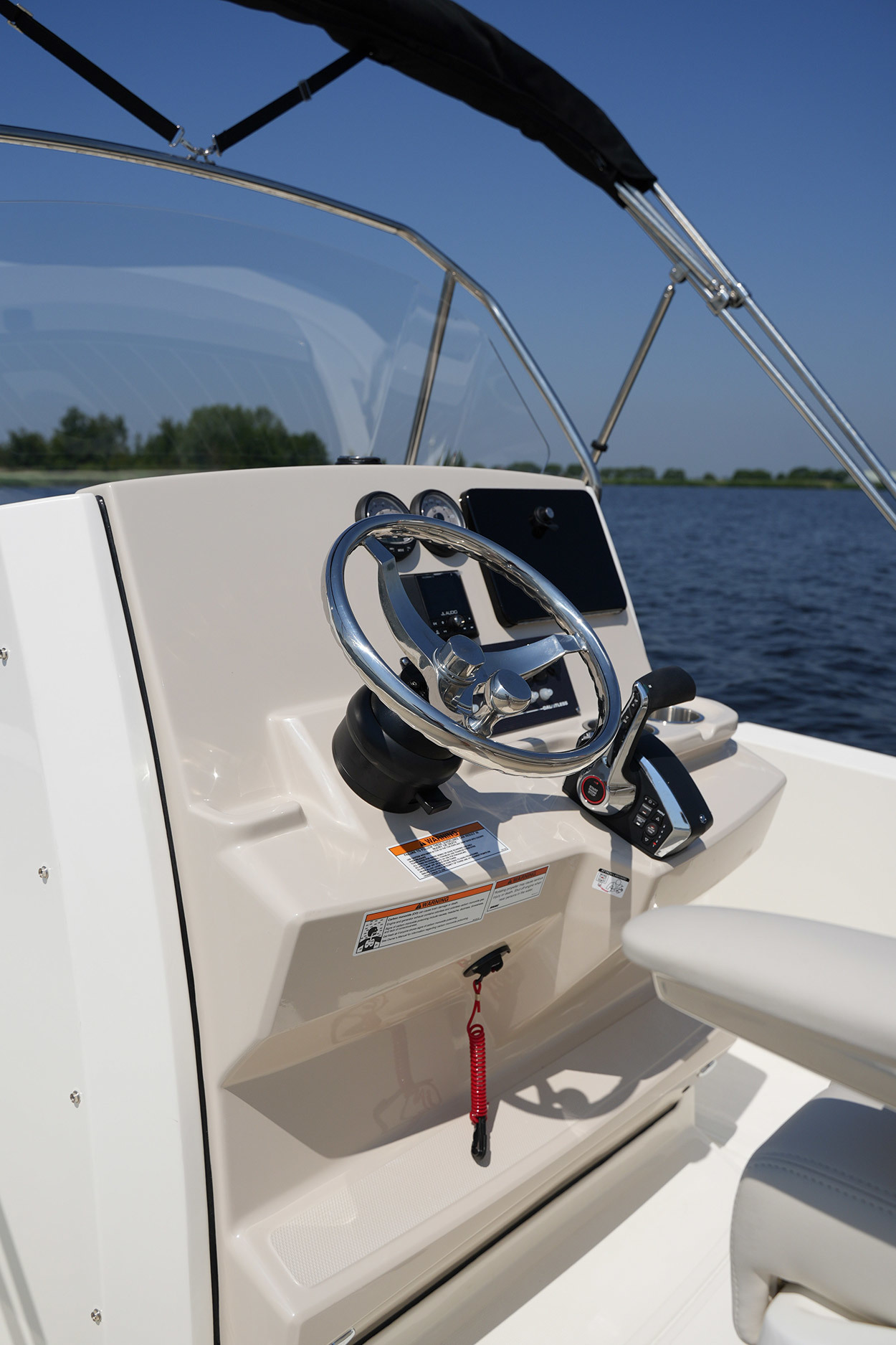 Boston Whaler 250 Dauntless