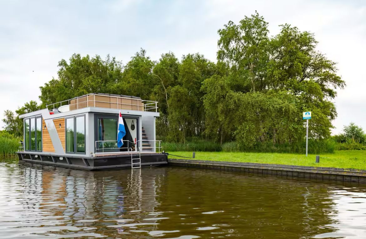 Houseboat Friesland 12.75 X 4.50 (inboard Engine)
