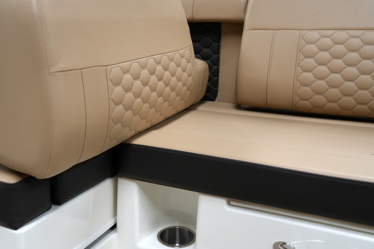 Sea Ray SDX 270