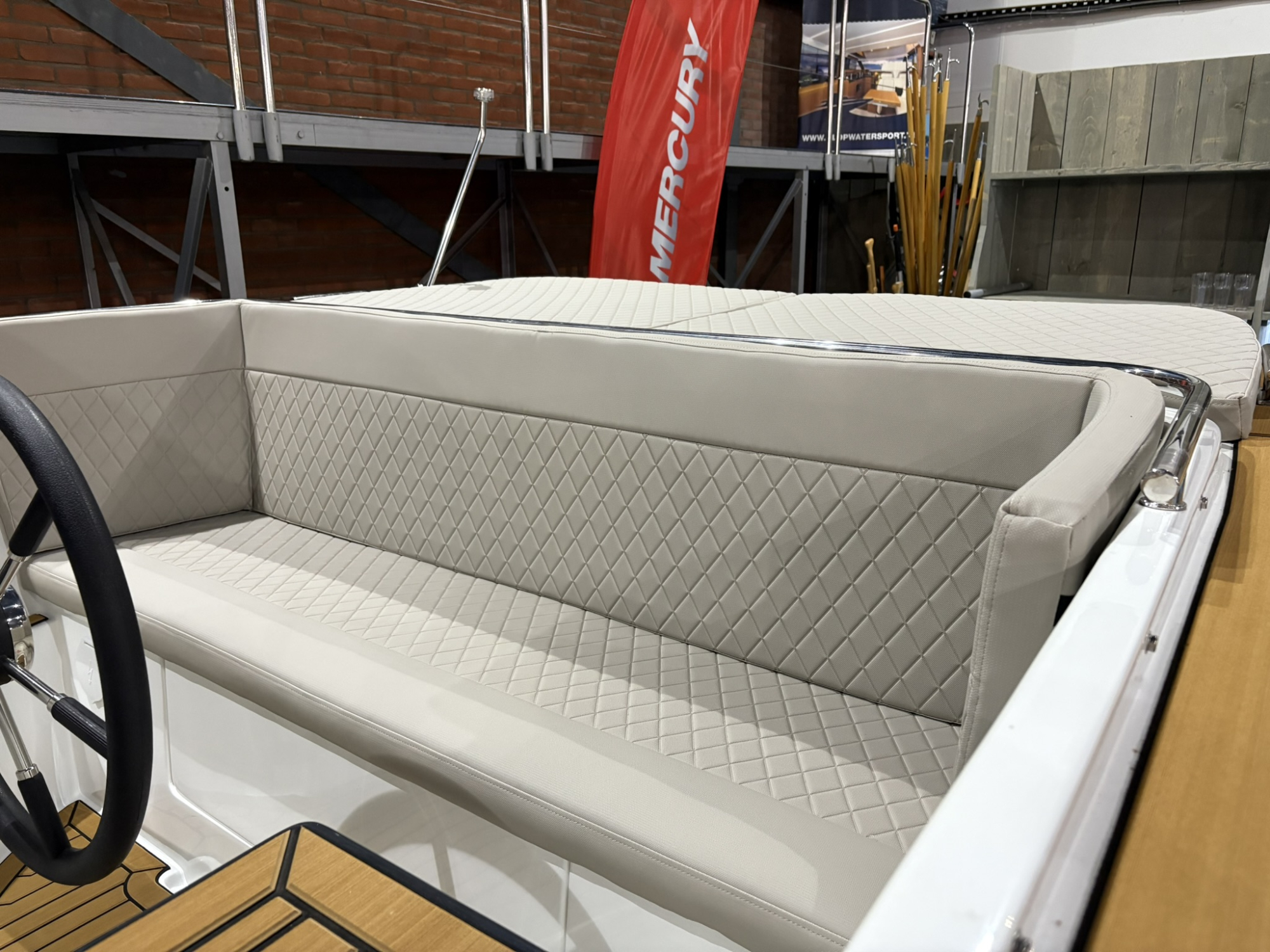 Maxima Boats 620 retro MC in donkergrijs op voorraad!