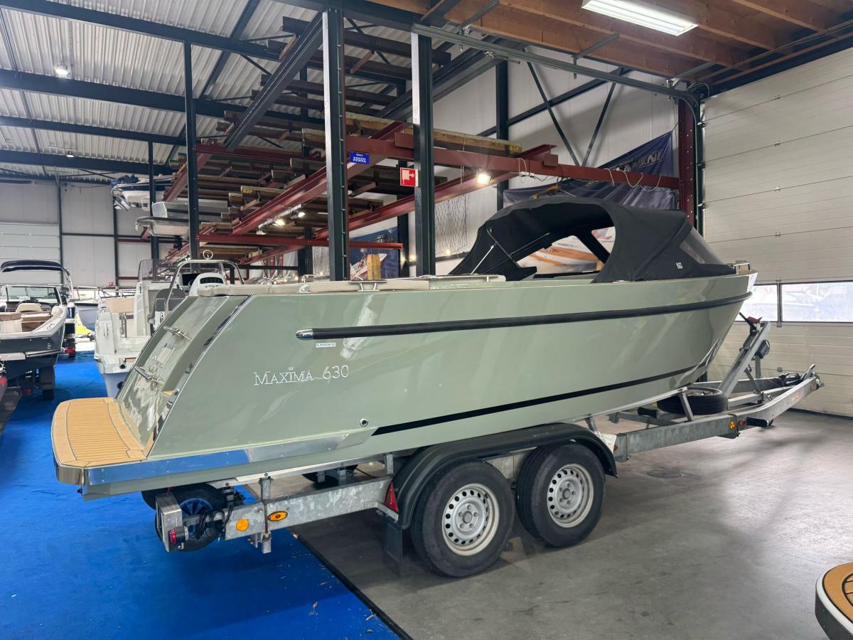 Maxima 630 Tender met boegschroef