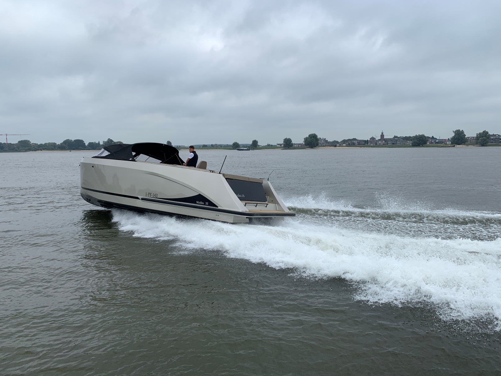 Maxima Boats 35 met 2x Honda 250 pk op voorraad!