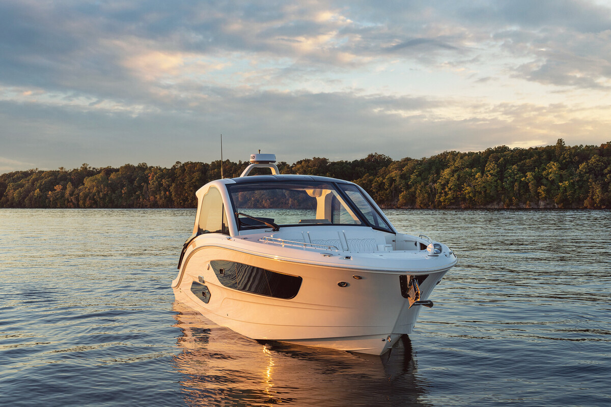 Sea Ray Sundancer 370