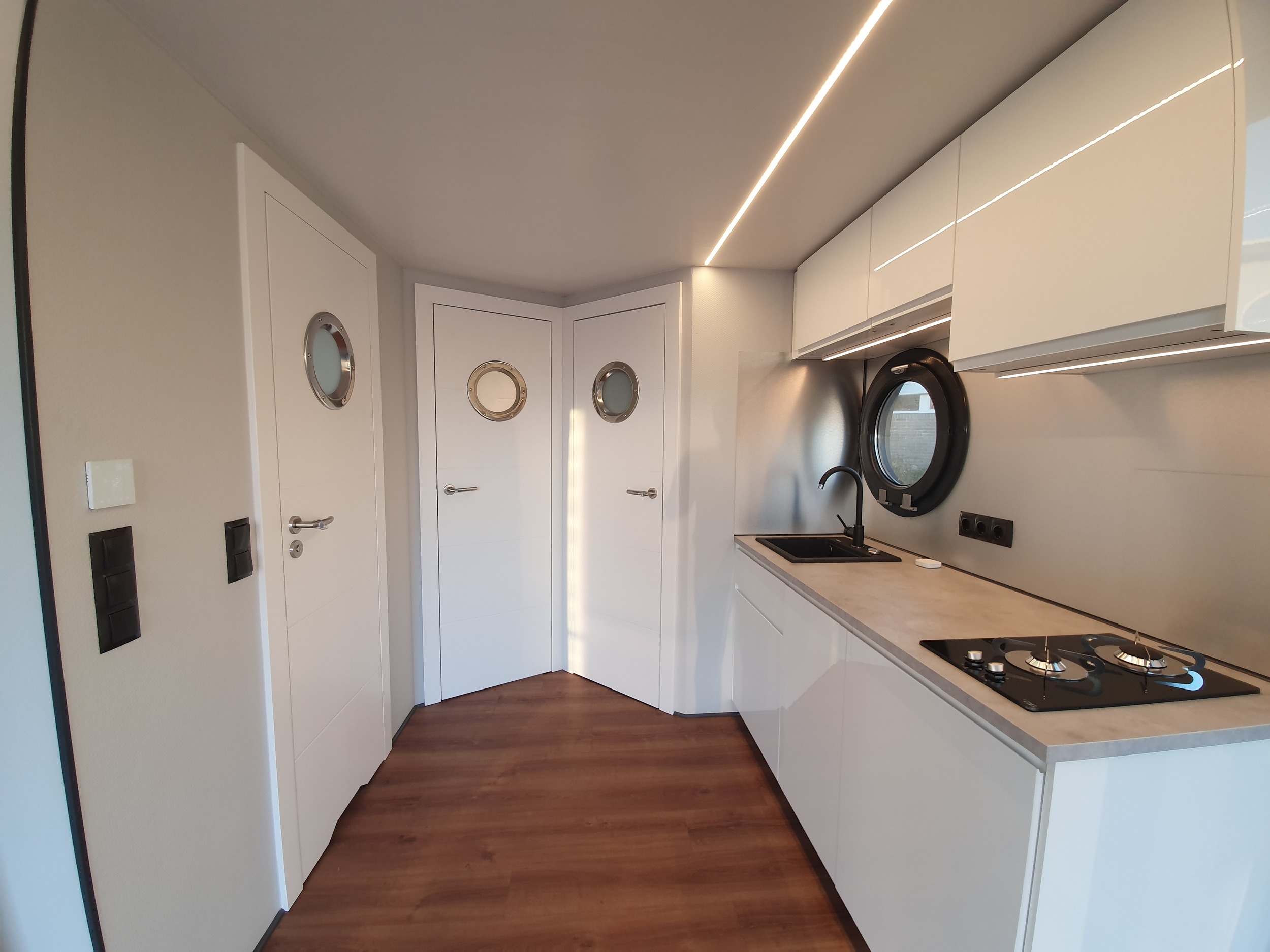 La Mare Houseboat Apartboat L - Vaarklaar - Met Verhuur