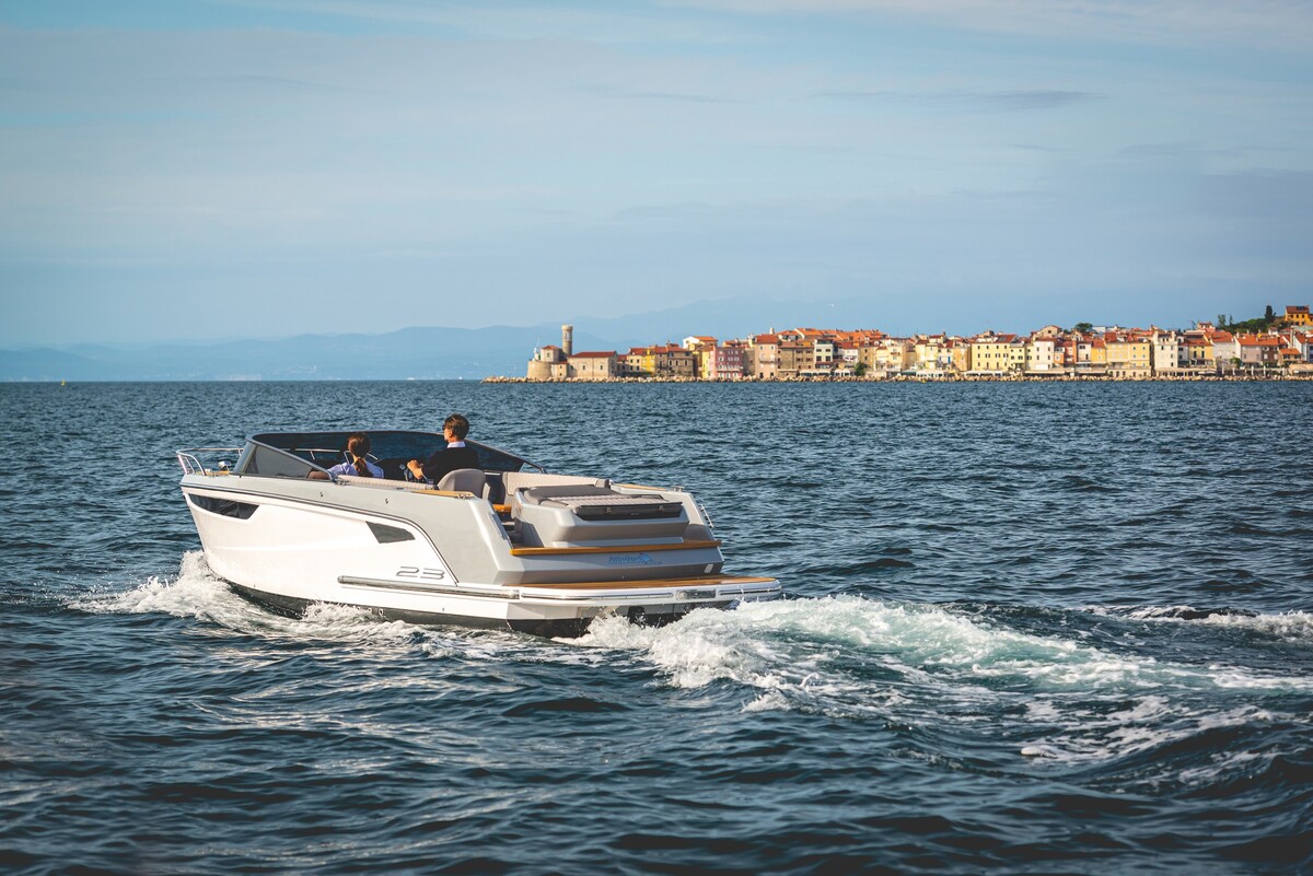 Alfastreet Marine 23 Cabin Evolution Electric