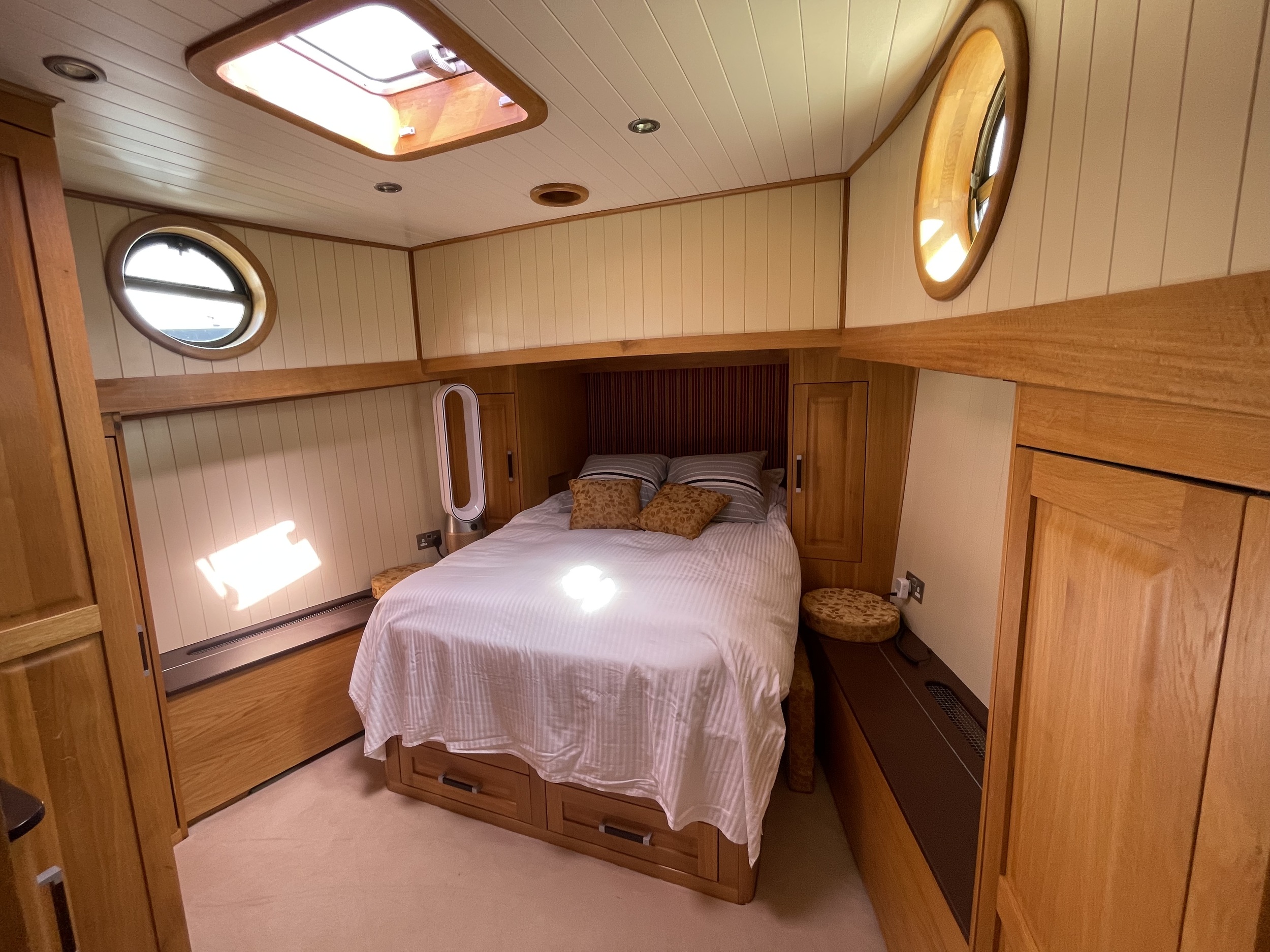 Aqualine Voyager 65 Ft